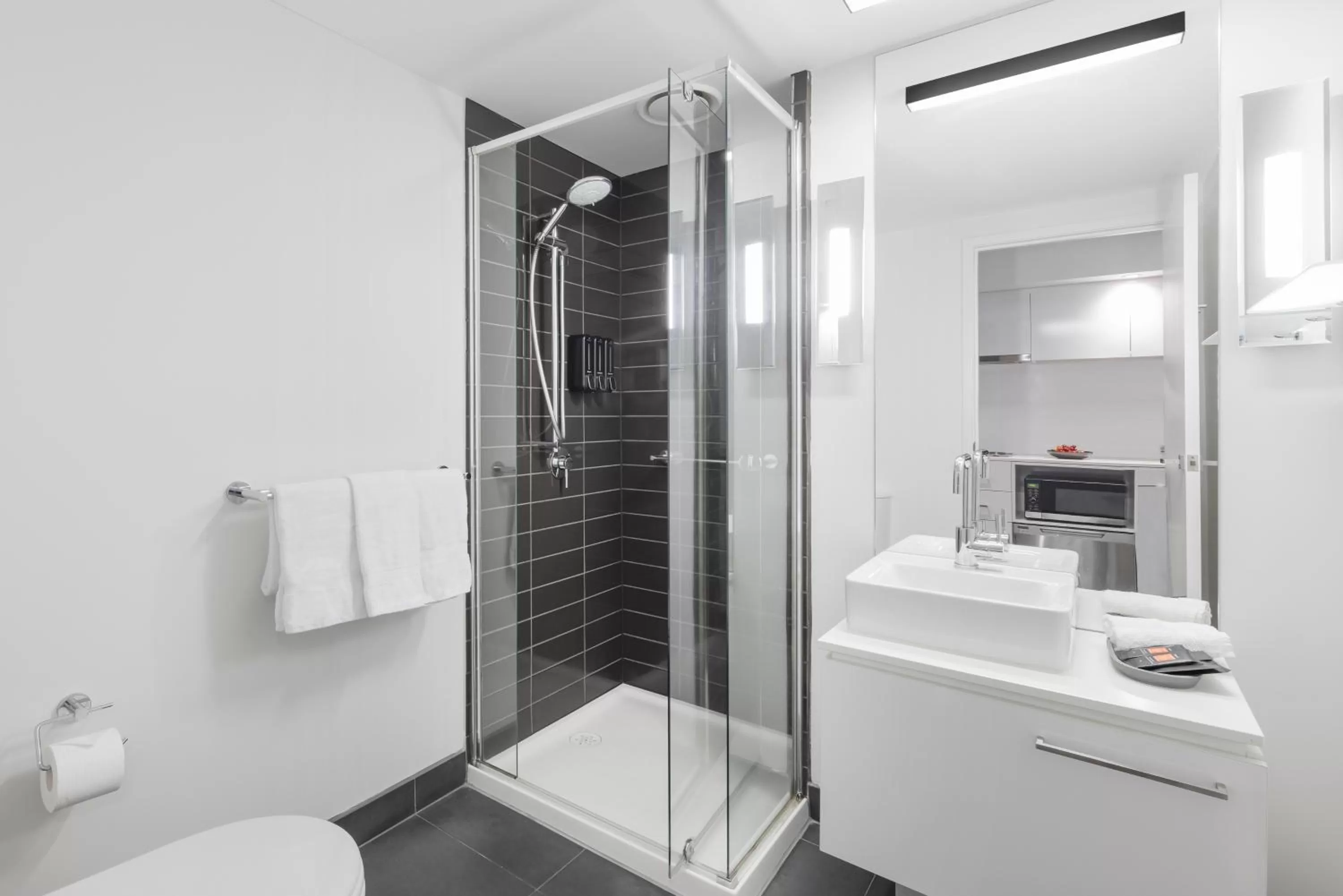 Shower, Bathroom in Mercure Melbourne St Kilda Road