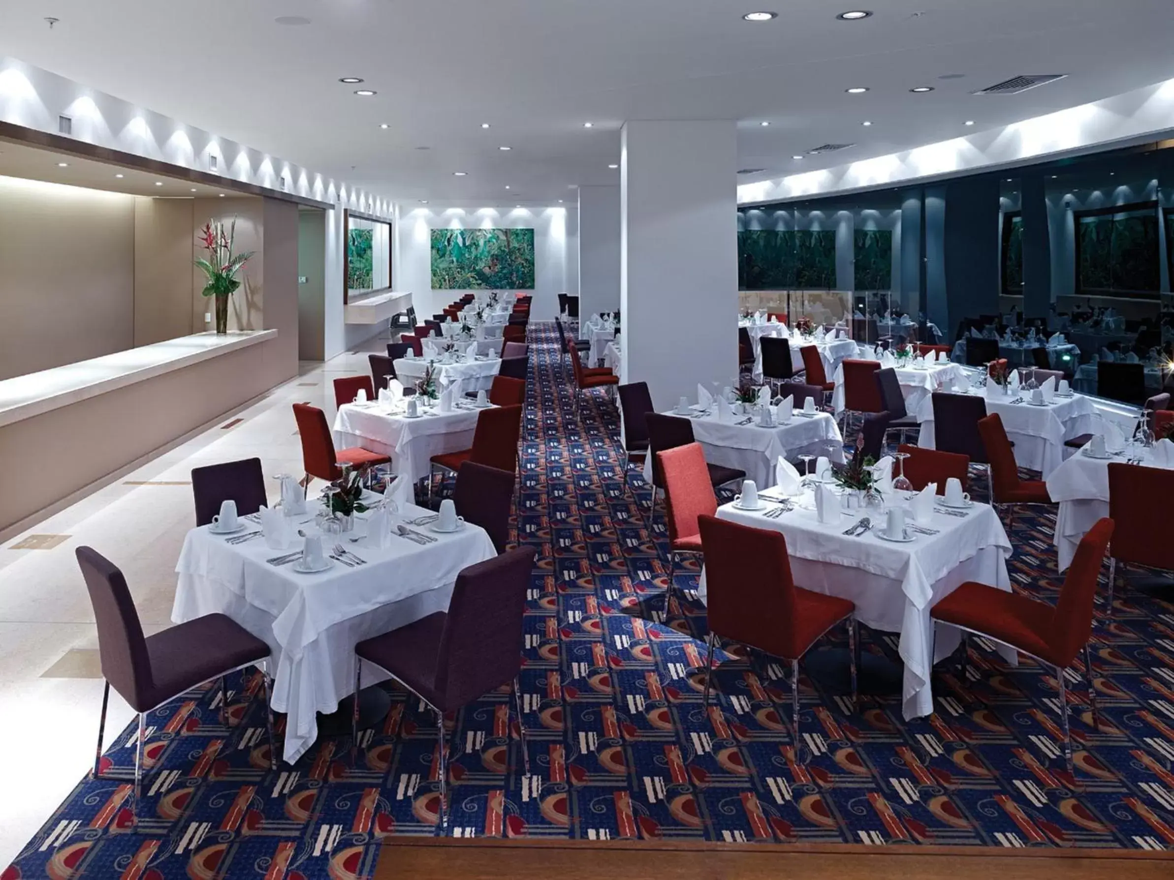 Restaurant/Places to Eat in Hotel Estelar Milla De Oro