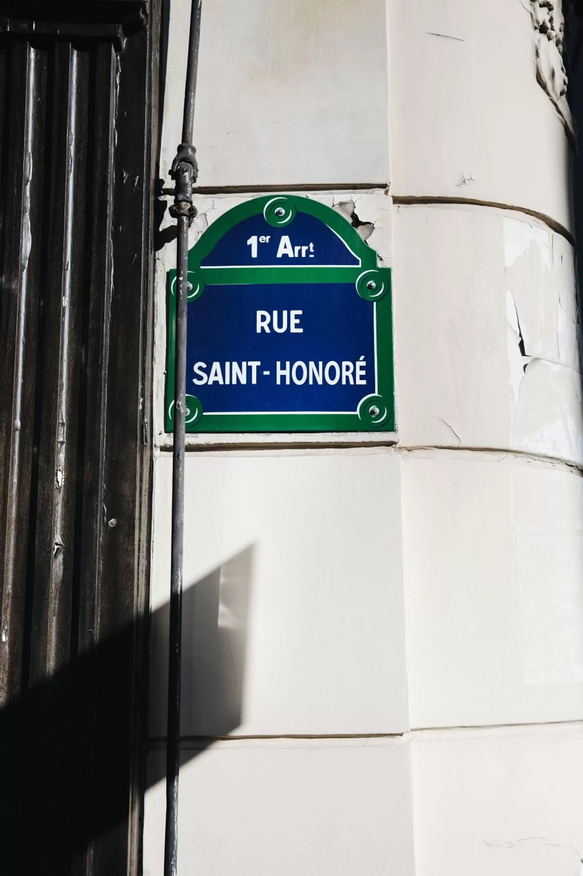 Property logo or sign in Le Burgundy Paris