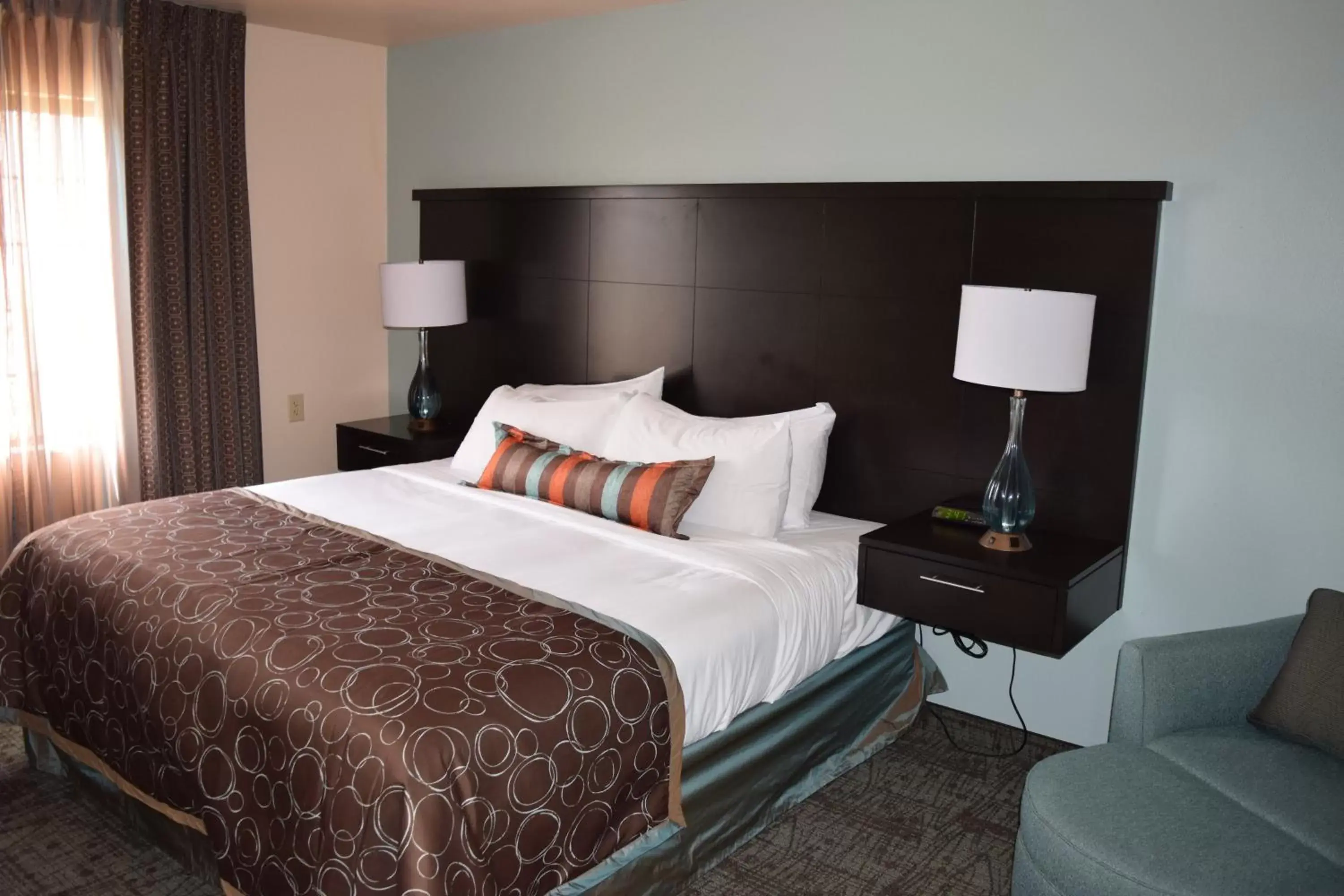 Photo of the whole room, Bed in Staybridge Suites Myrtle Beach-Fantasy Harbour, an IHG Hotel