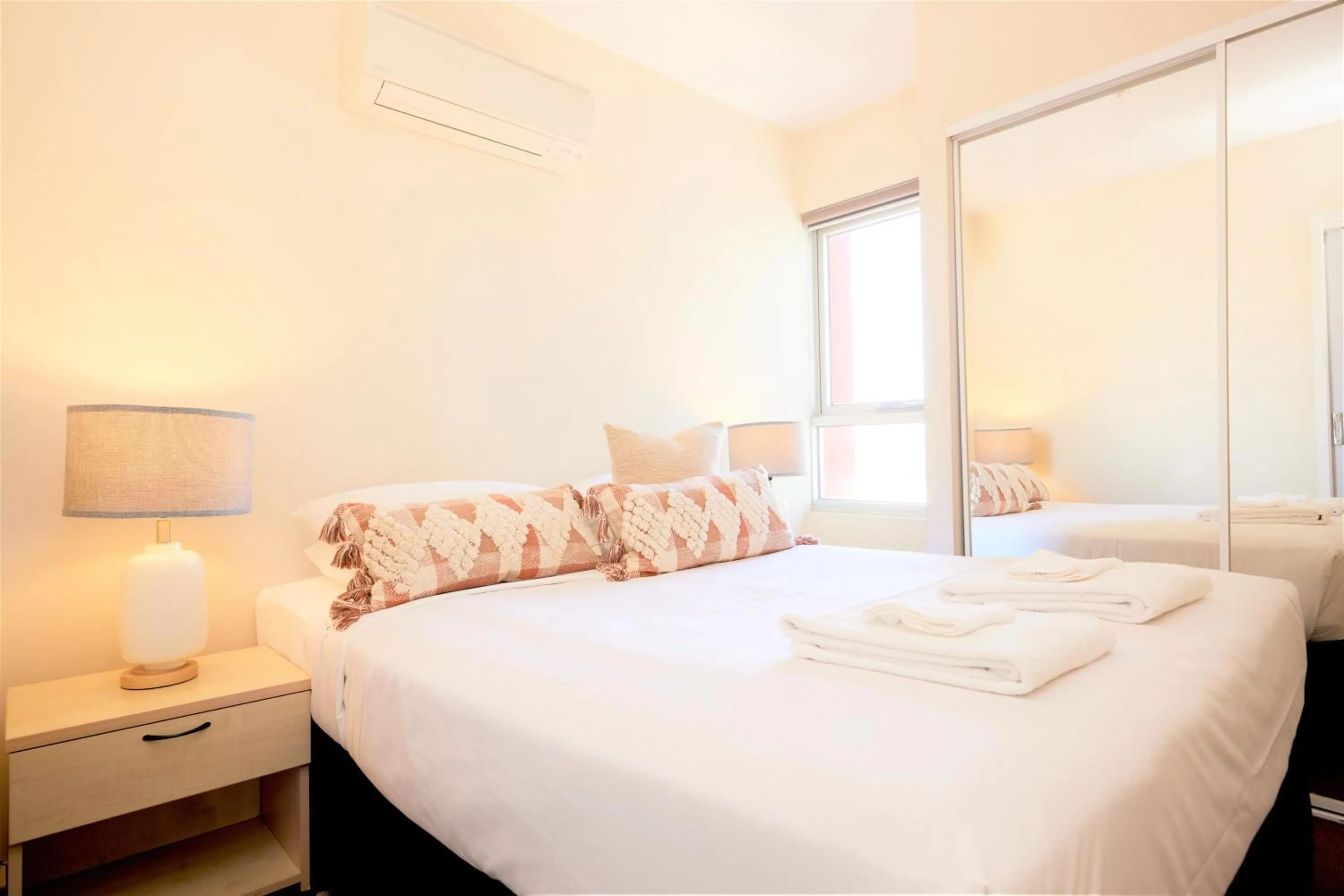 Bedroom, Bed in Arrow on Swanston