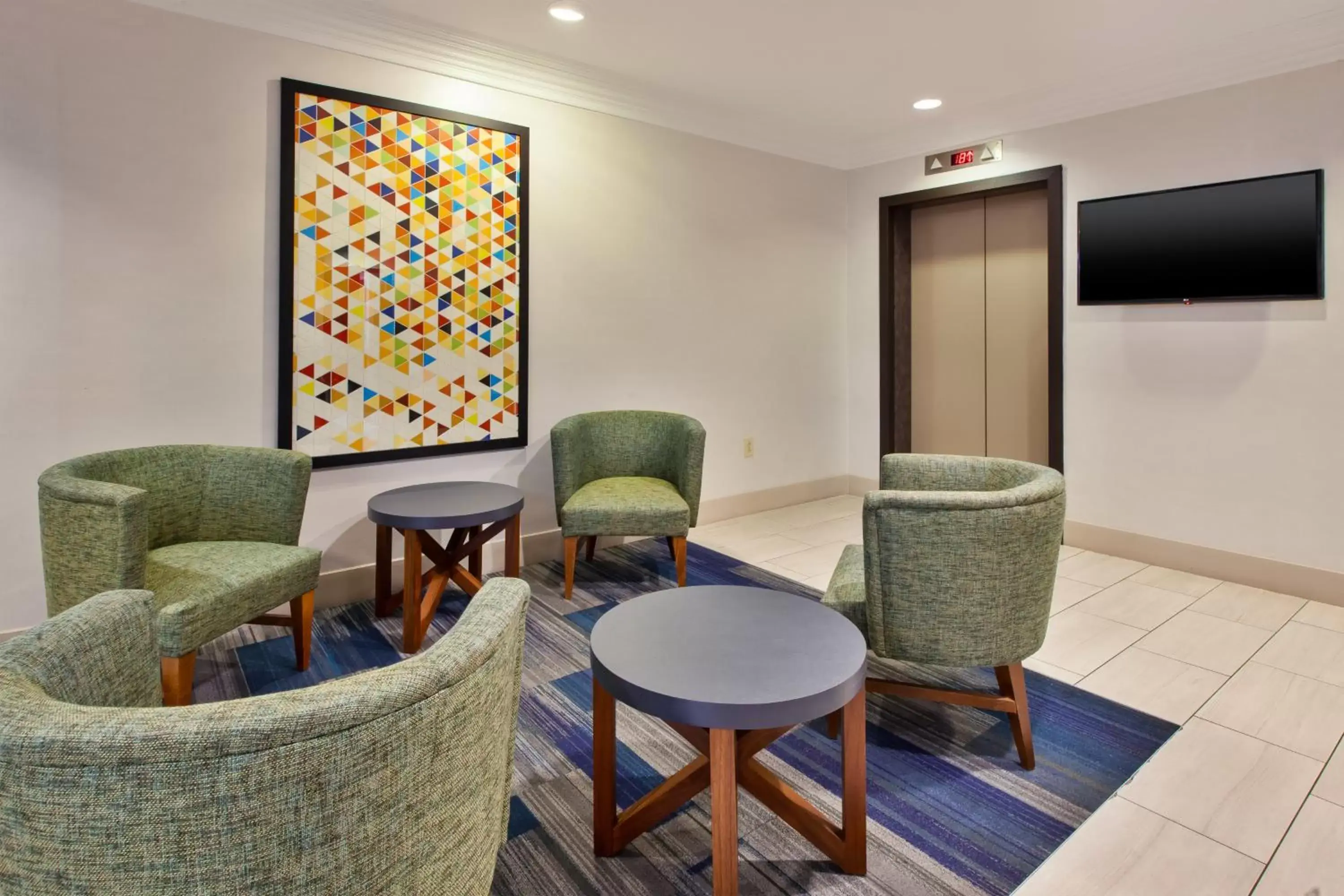 Property building, Seating Area in Holiday Inn Express Philadelphia-Midtown, an IHG Hotel