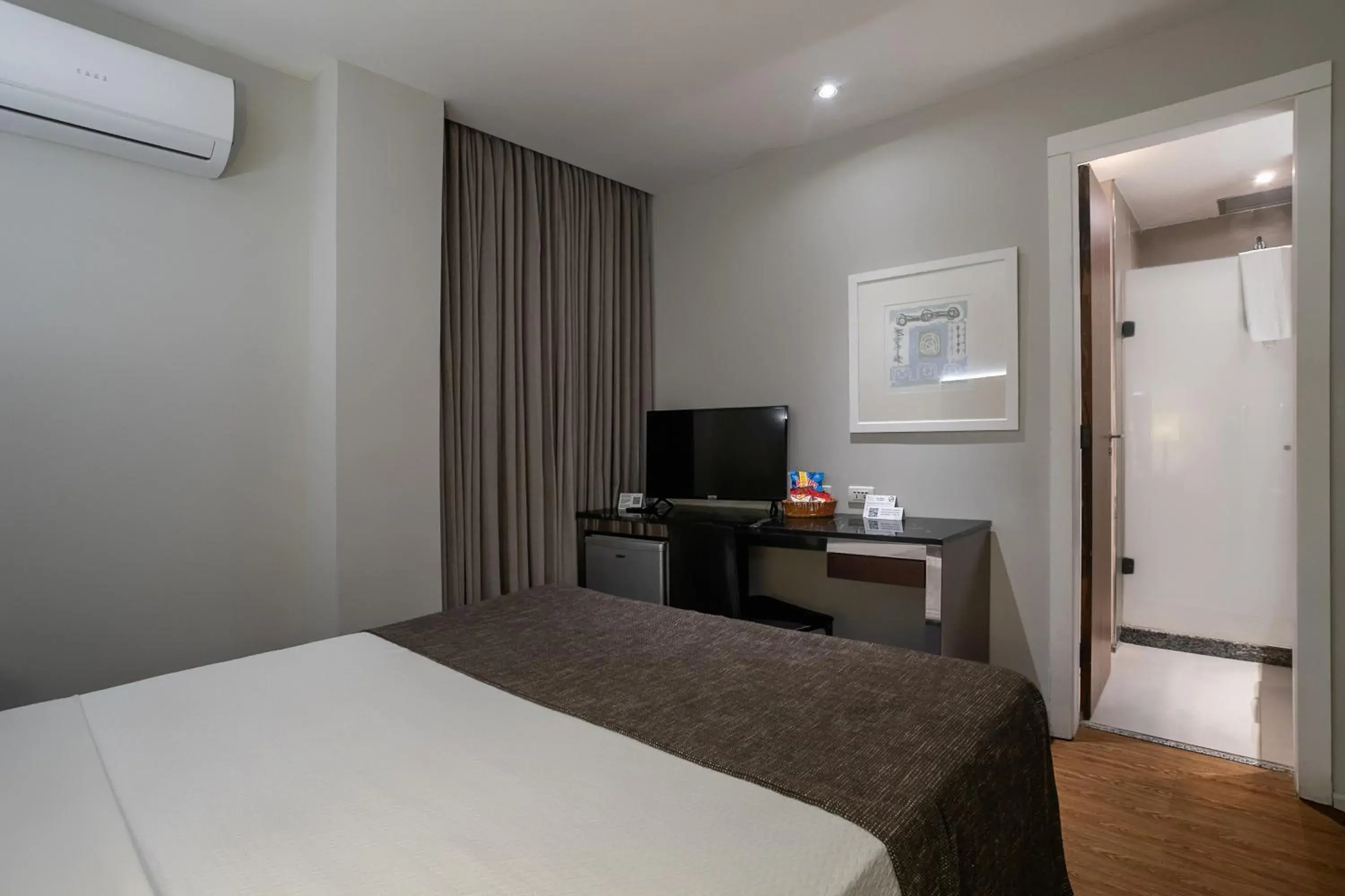 Standard Double Room in Orla Copacabana Hotel Standard Double Room in Orla Copacabana Hotel