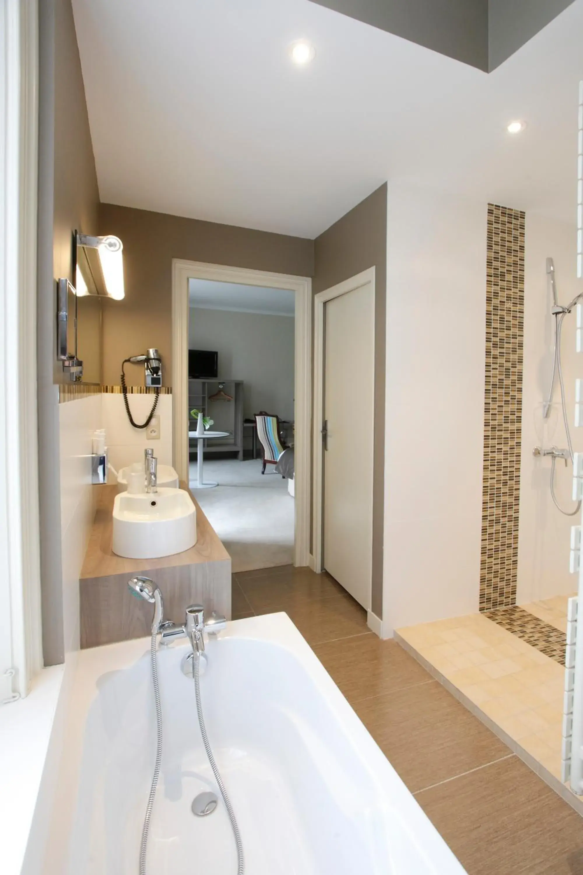 Bathroom, Bed in Hotel Château de la Barbinière