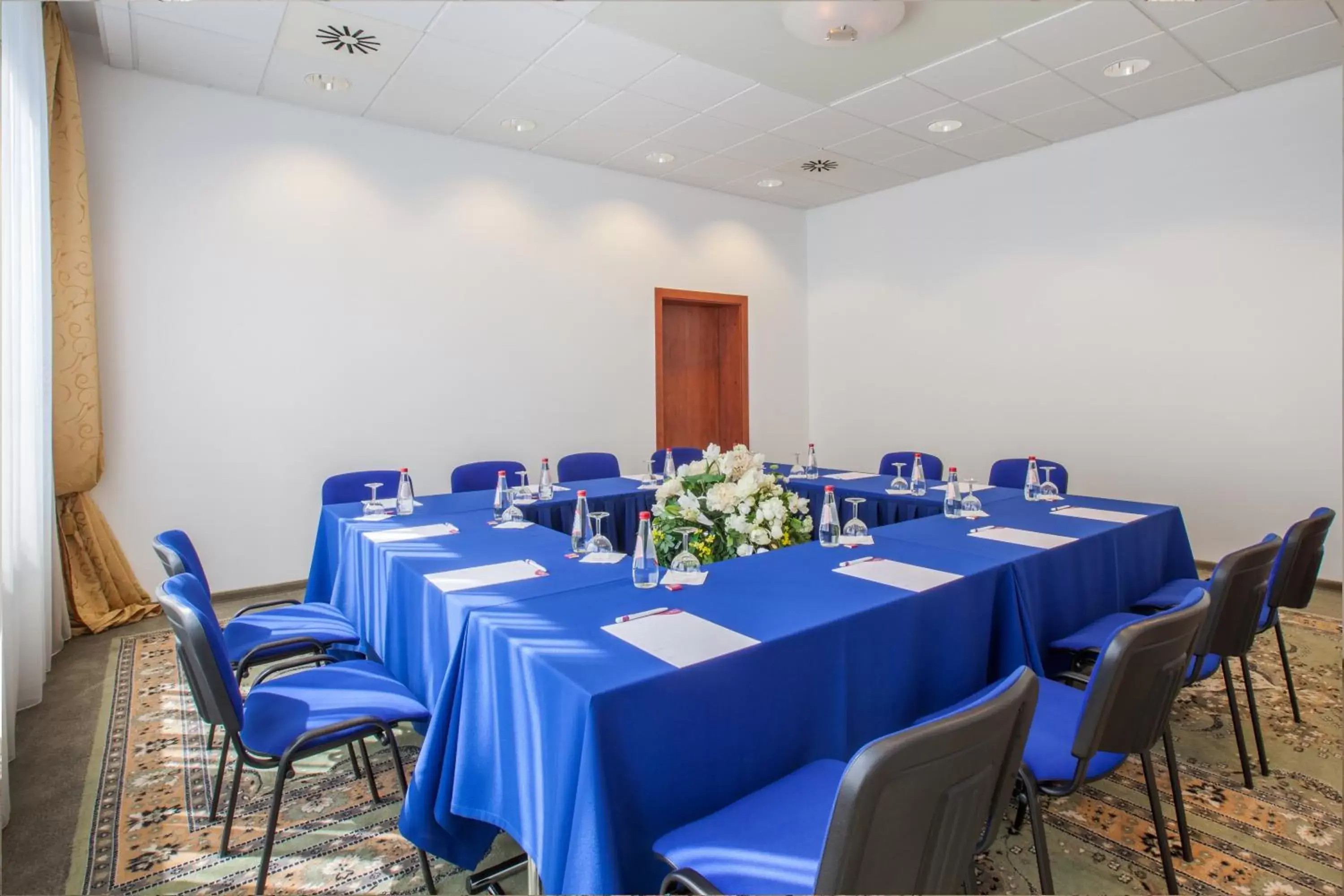 Meeting/conference room in VILNIUS PARK PLAZA HOTEL, Restaurant, Bar, Conference & Banquet Center