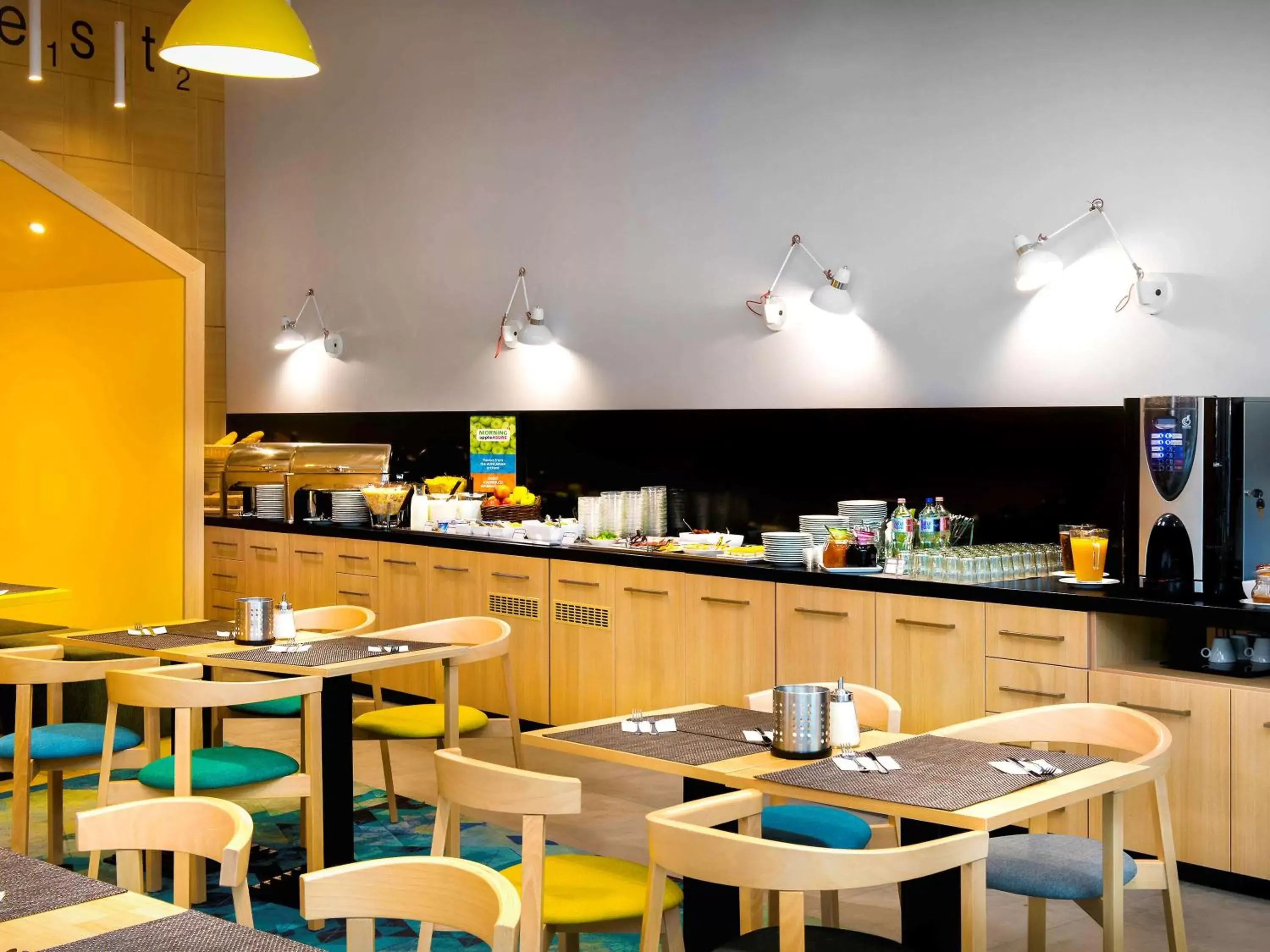 Restaurant/Places to Eat in Ibis Styles Budapest Center