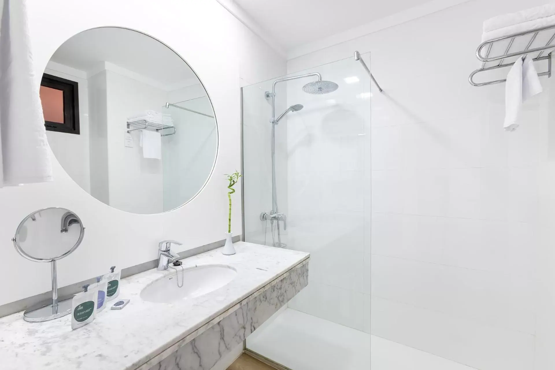 Shower, Bathroom in MUR Neptuno Gran Canaria - Adults Only