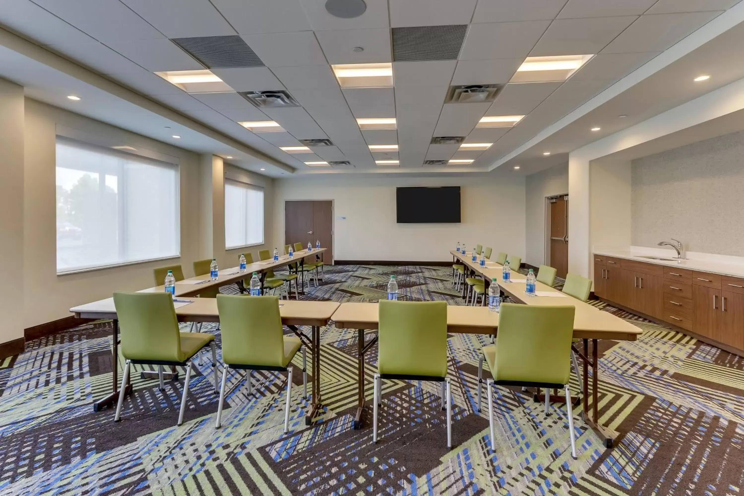 Meeting/conference room in Holiday Inn Express - Wilmington - Porters Neck, an IHG Hotel