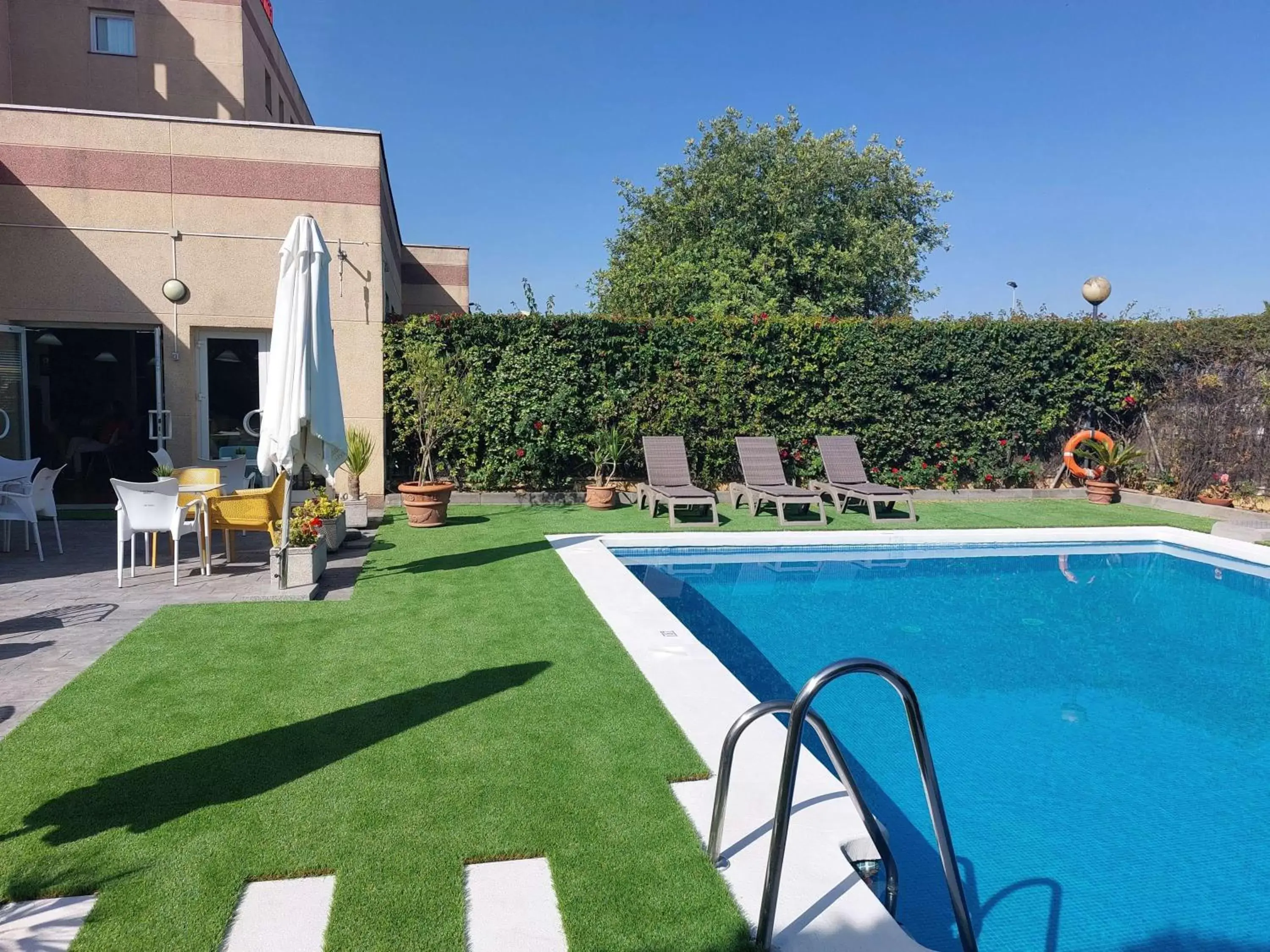 Pool view, Swimming Pool in Ibis Jerez De La Frontera Cadiz