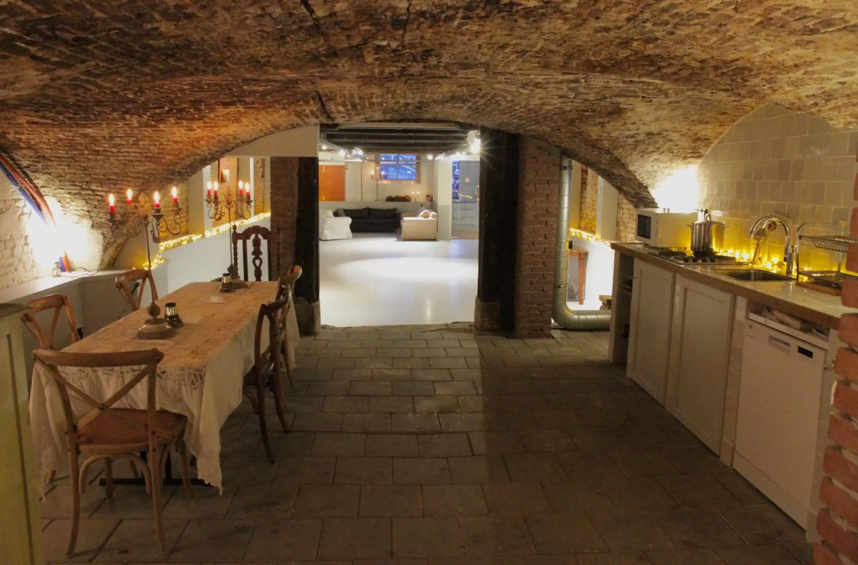 Dining area, Restaurant/Places to Eat in Top apartment along canal in historic centre