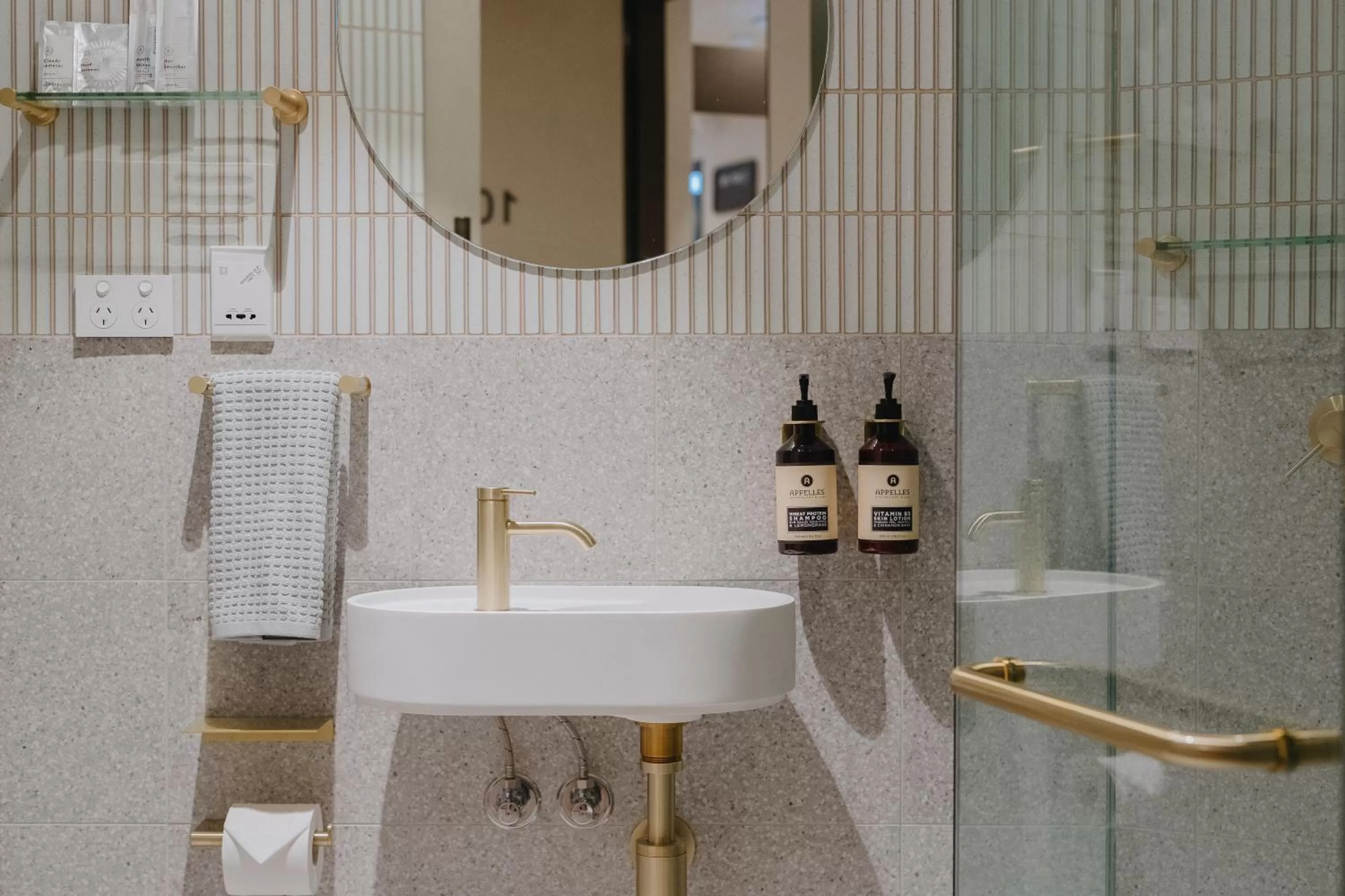 Shower in Aerotel Sydney - Inside International Terminal Airport