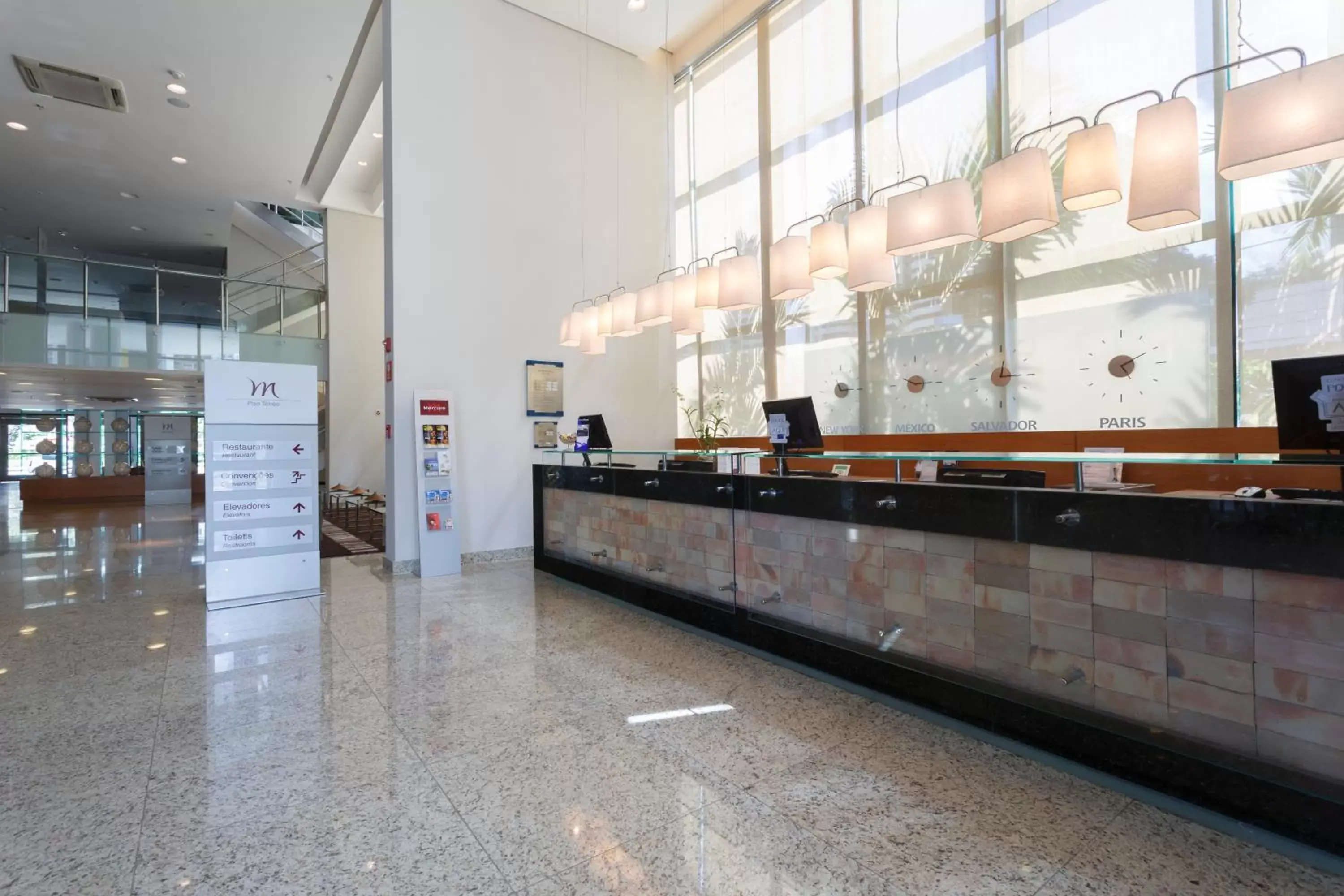 Lobby or reception in Mercure Salvador Pituba