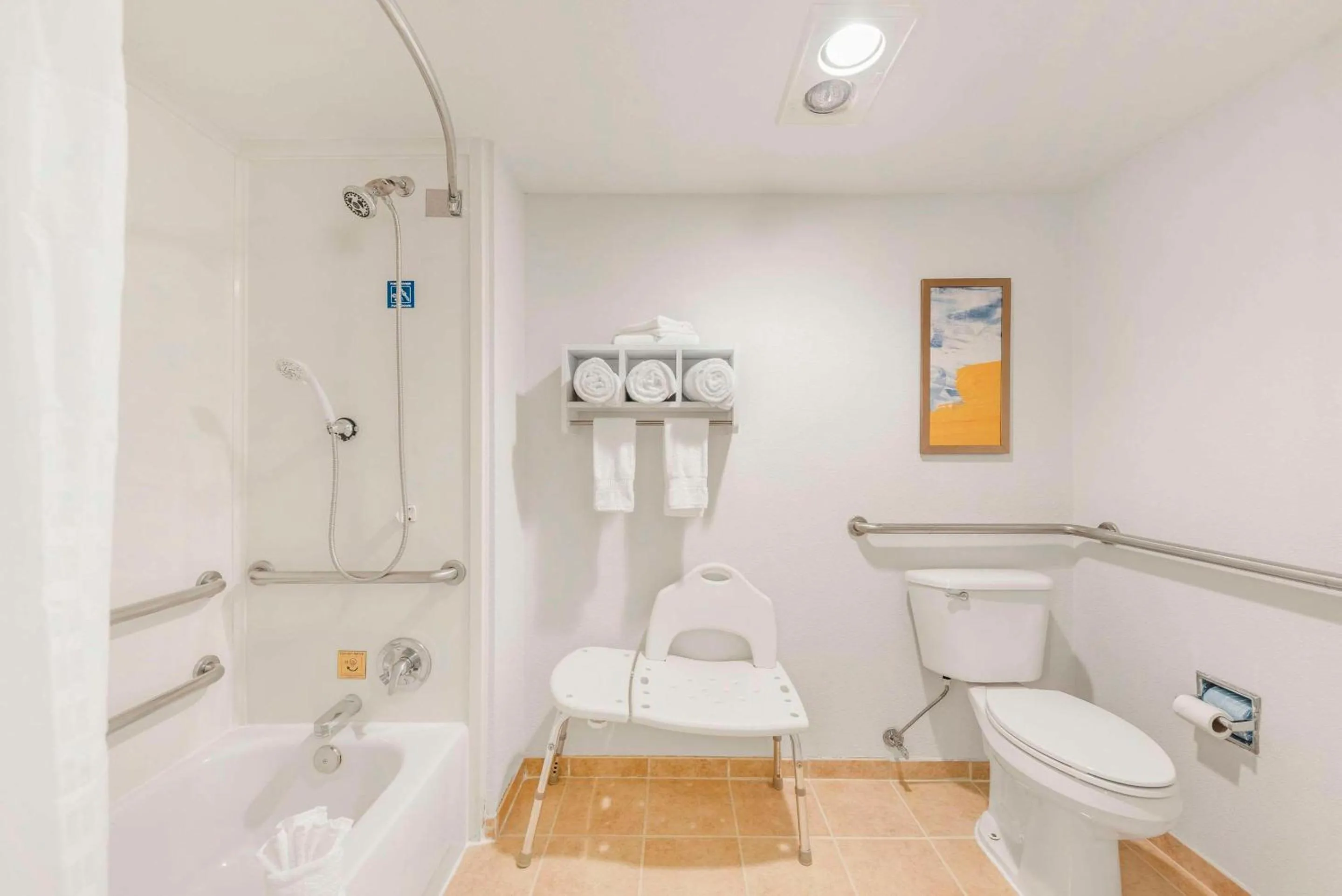 Bedroom, Bathroom in Hampton Inn Killeen