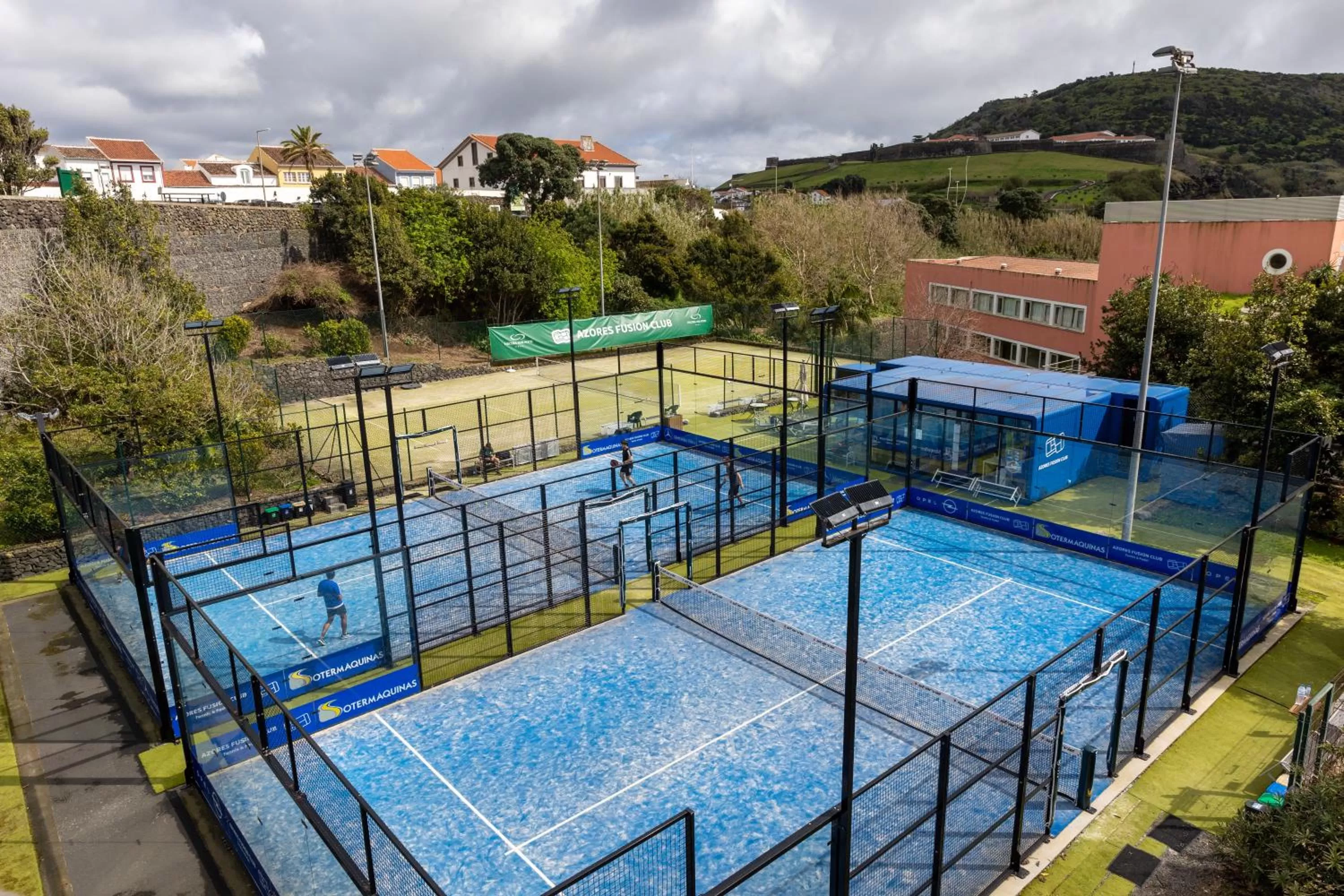 Tennis court in Terceira Mar Hotel