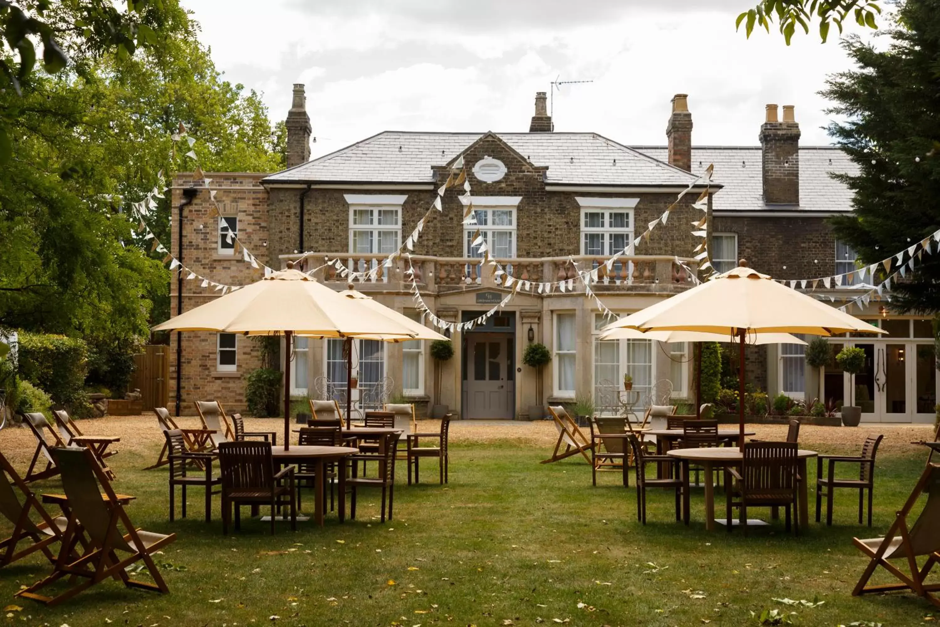 Patio, Restaurant/Places to Eat in Gonville Hotel