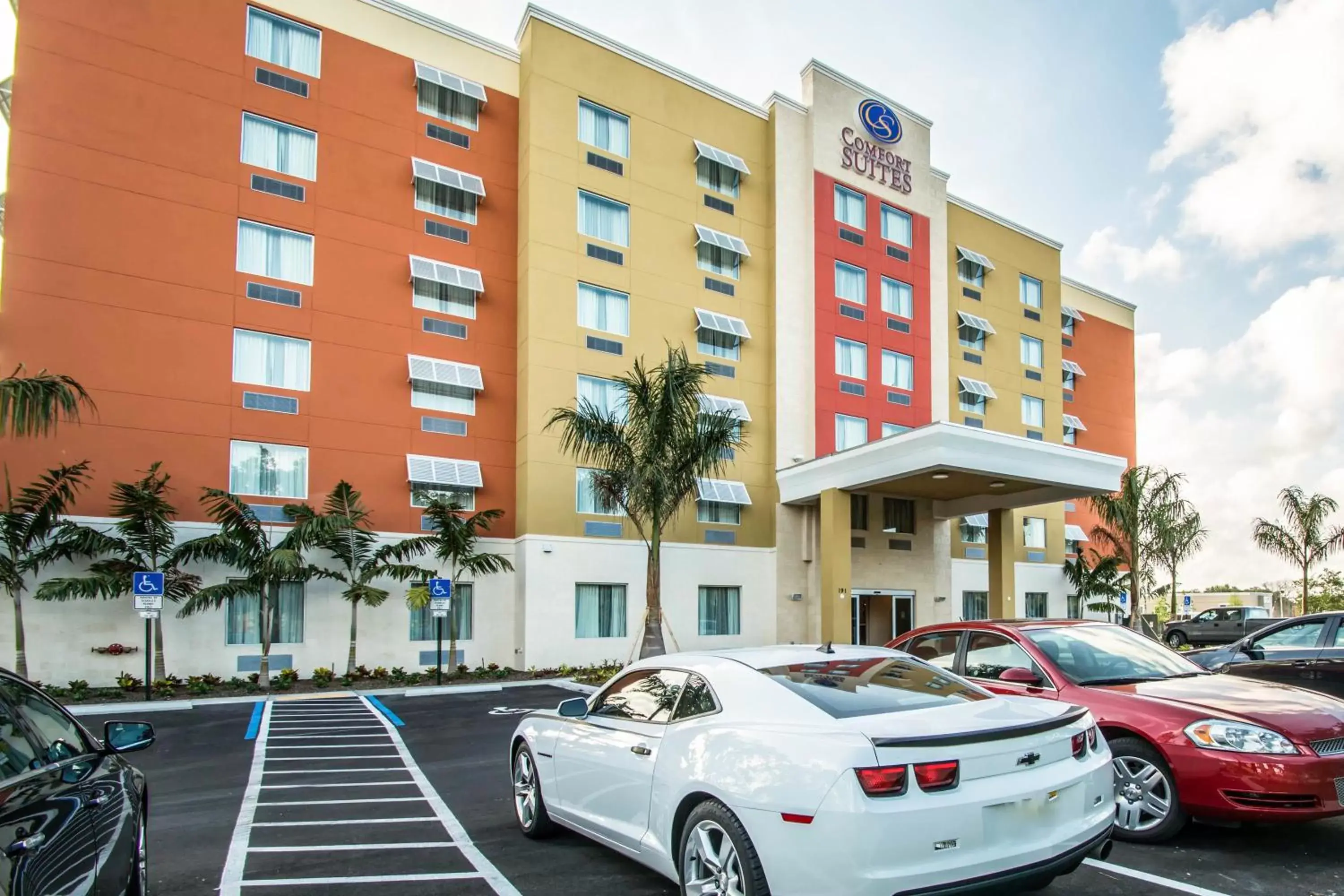 On site, Property Building in Comfort Suites Fort Lauderdale Airport South & Cruise Port
