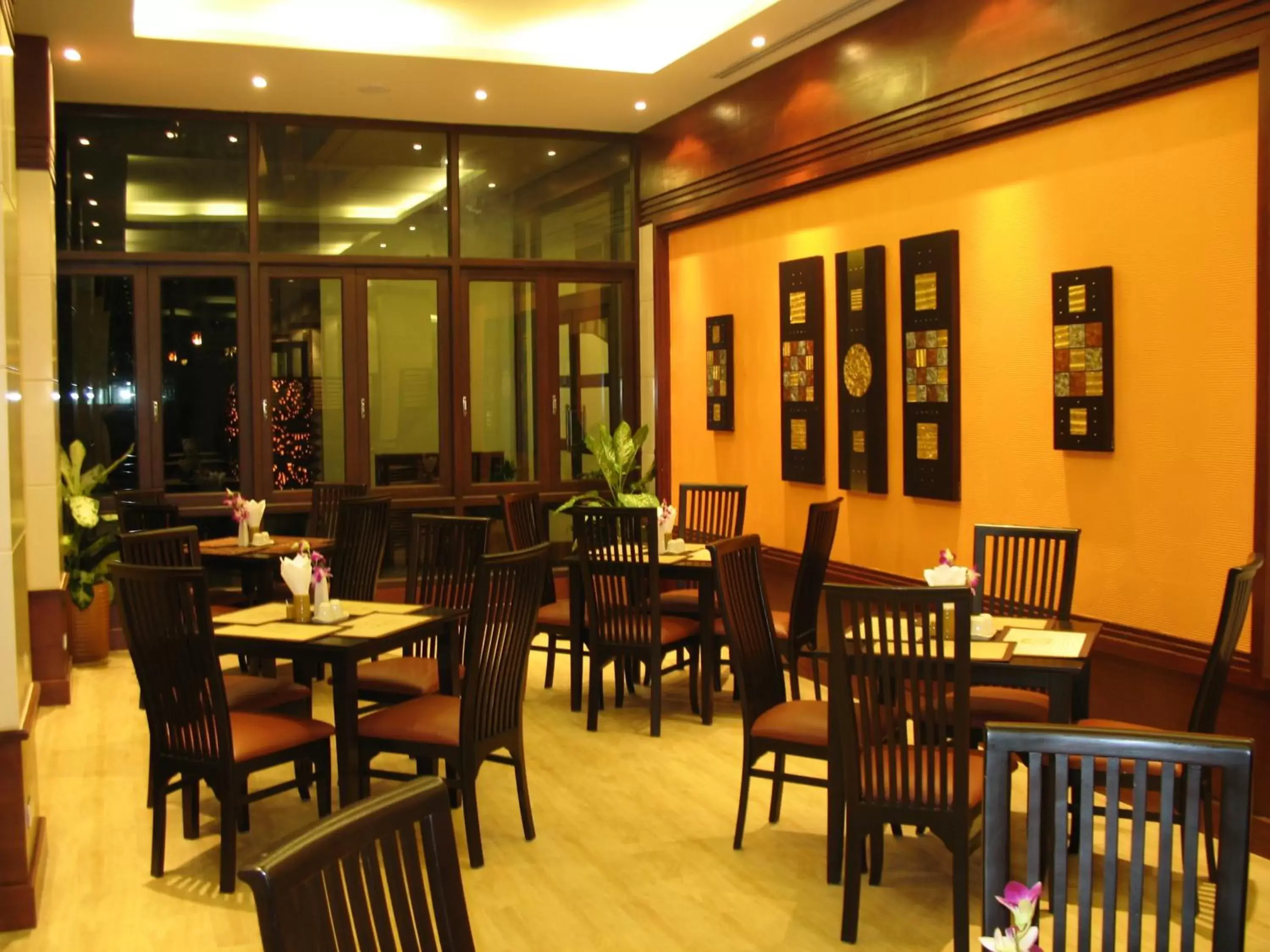 Restaurant/places to eat in Wannara Hotel Hua Hin Restaurant/places to eat in Wannara Hotel Hua Hin