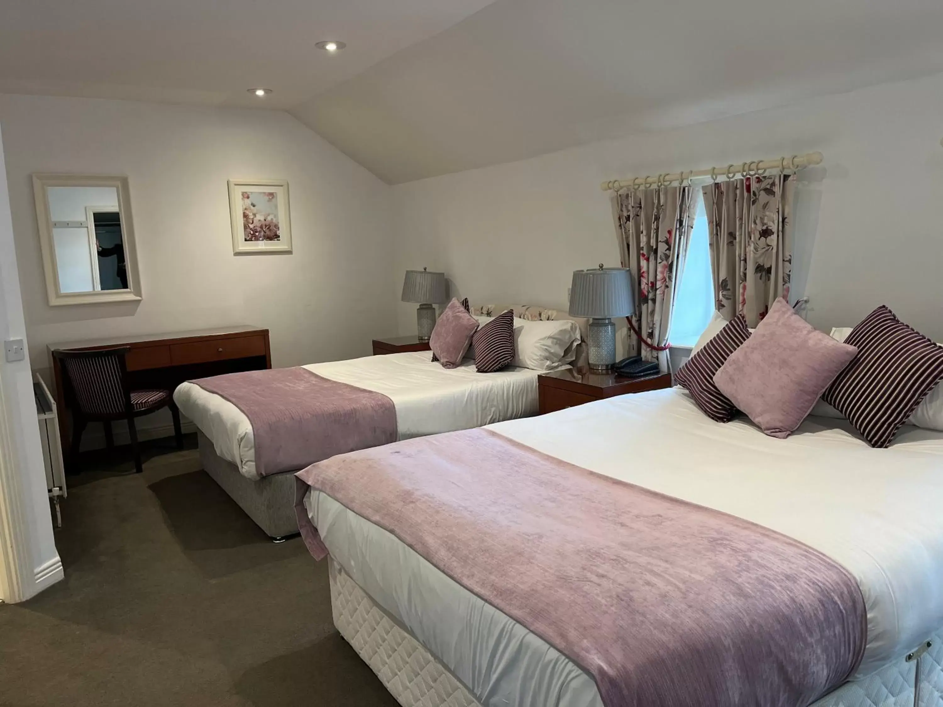 Photo of the whole room, Bed in Leixlip Manor Hotel