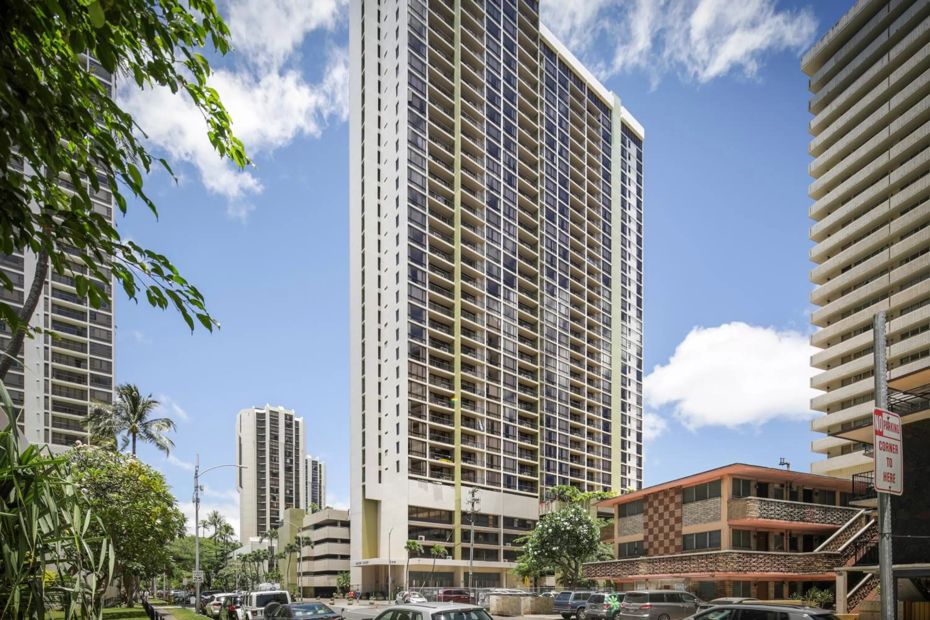 Property building in Aston Waikiki Sunset