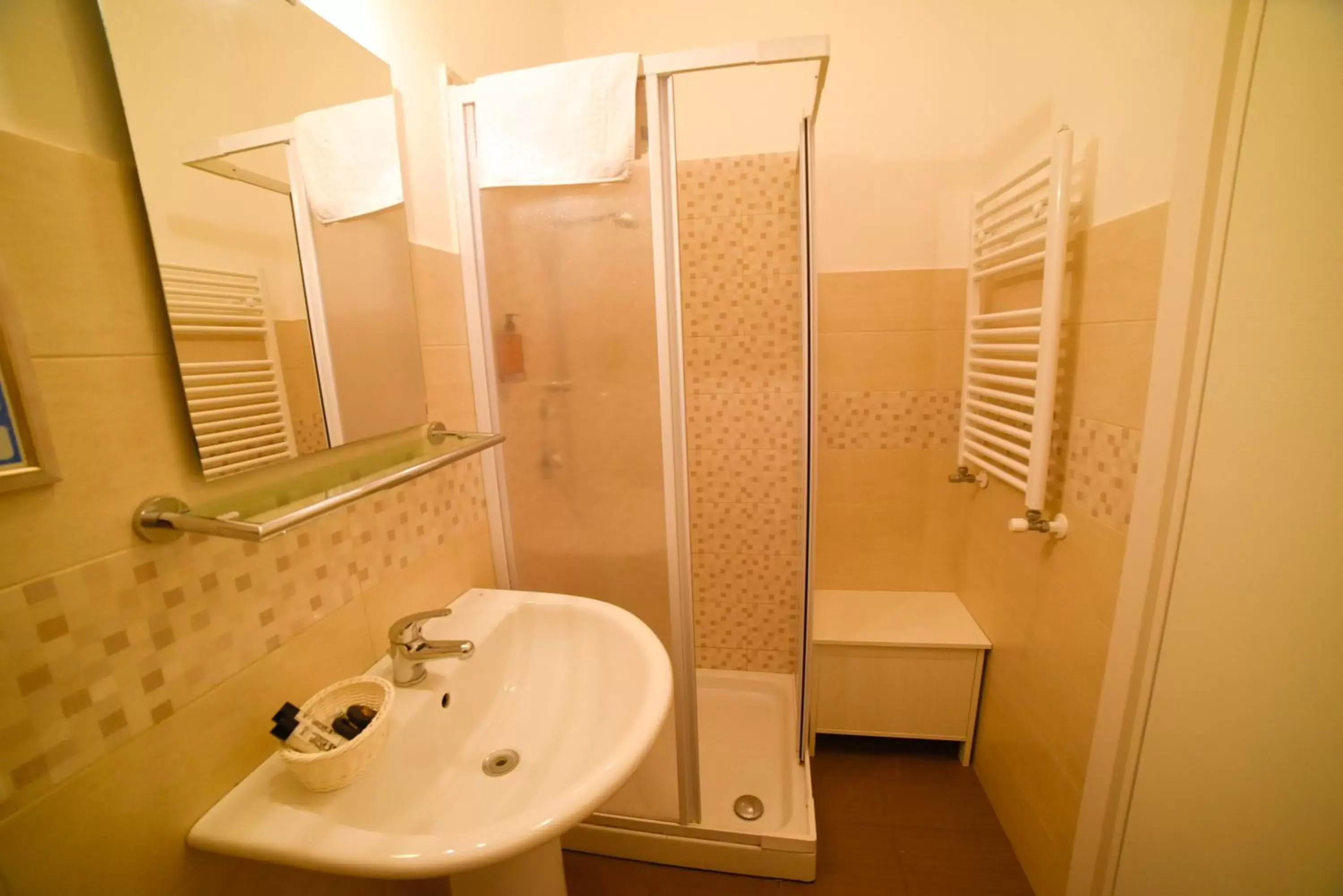 Shower, Bathroom in B&B Siracusa Holidays