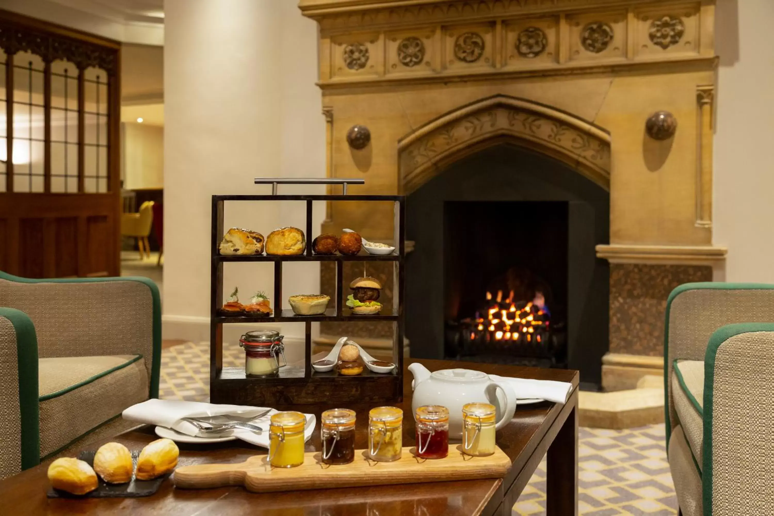 Lounge or bar in Bridgewood Manor Hotel & Spa