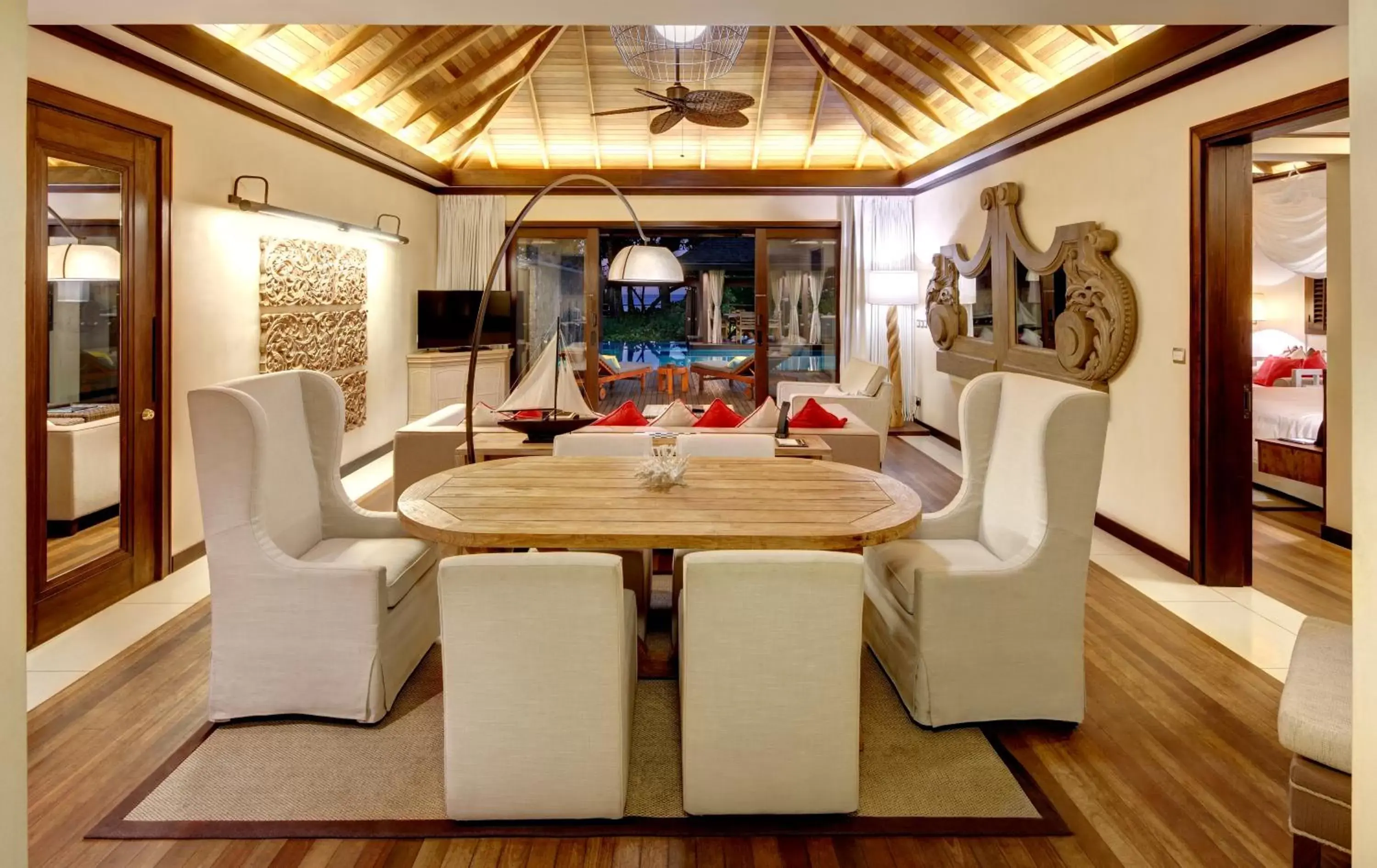 TV and multimedia, Dining Area in STORY Seychelles