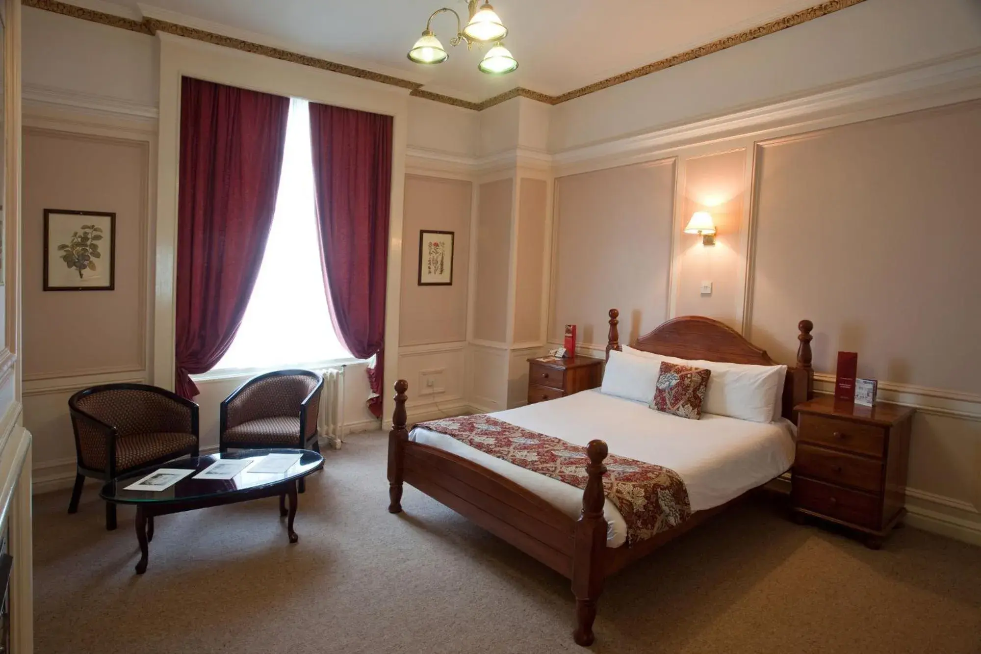 Bed in Adelphi Hotel