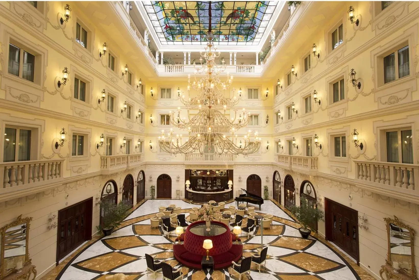 Lobby or reception in Grand Hotel Vanvitelli