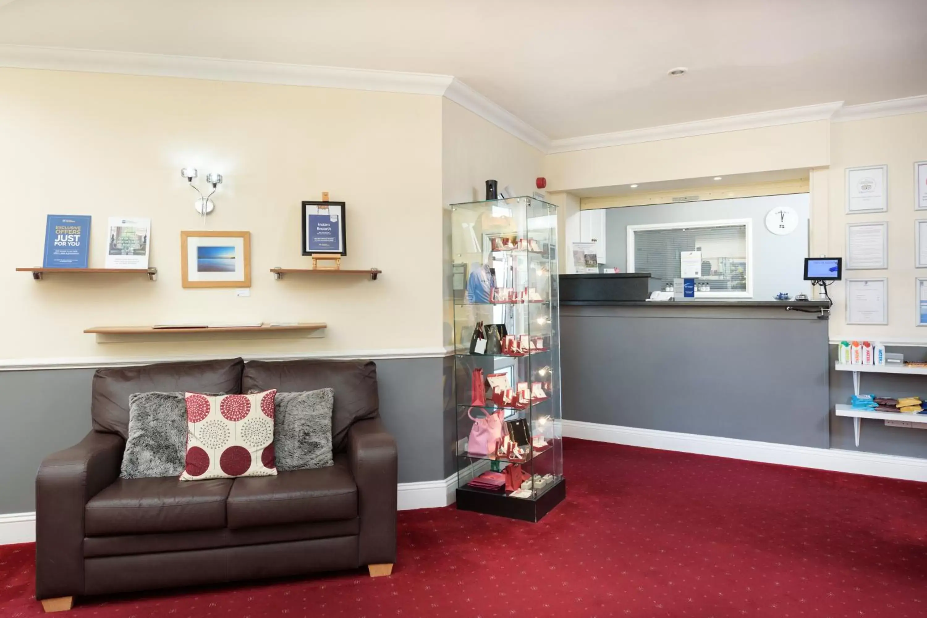 Facade/entrance, Lobby/Reception in Best Western Fowey Valley