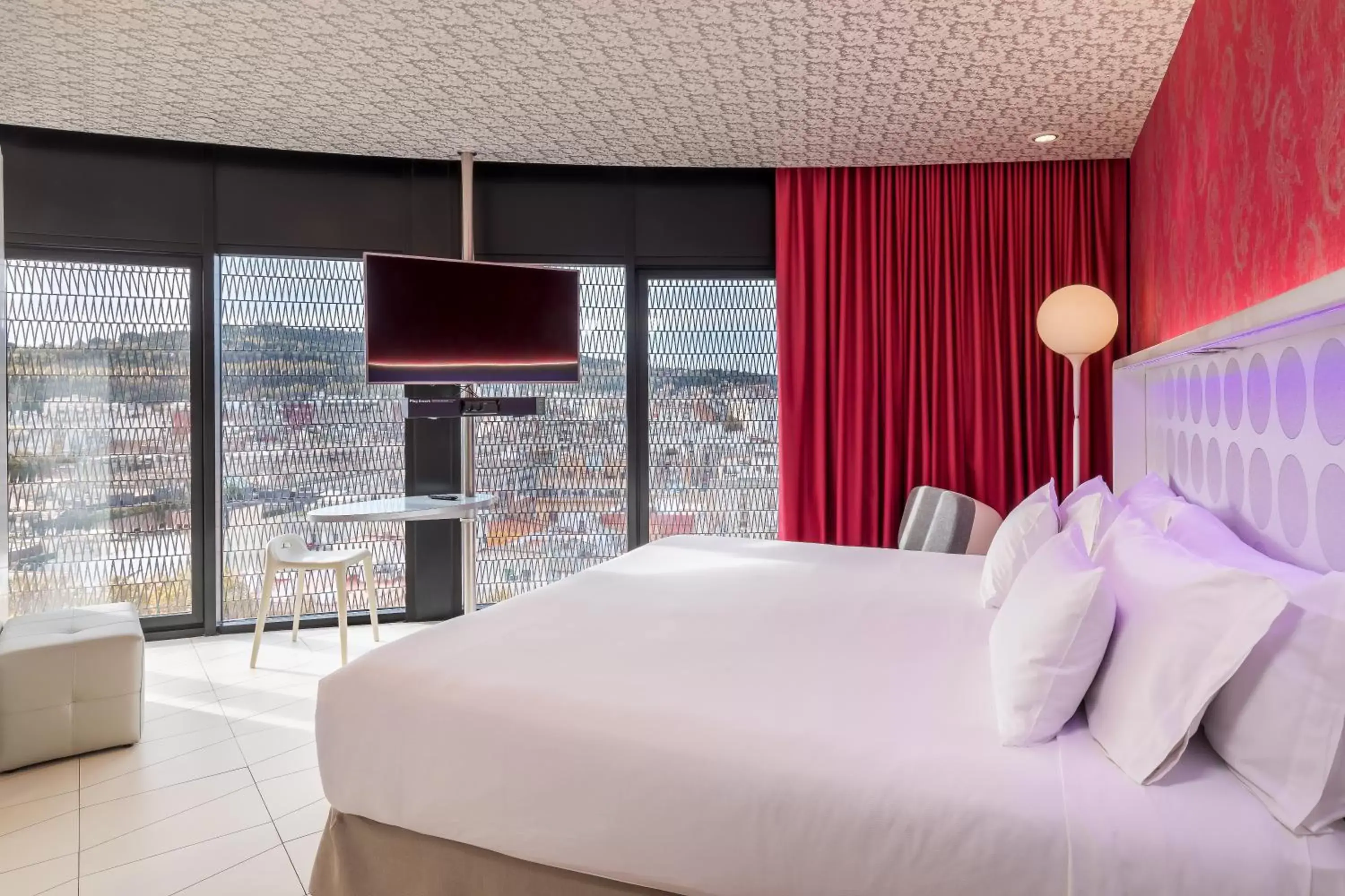 City view, Bed in Barceló Raval