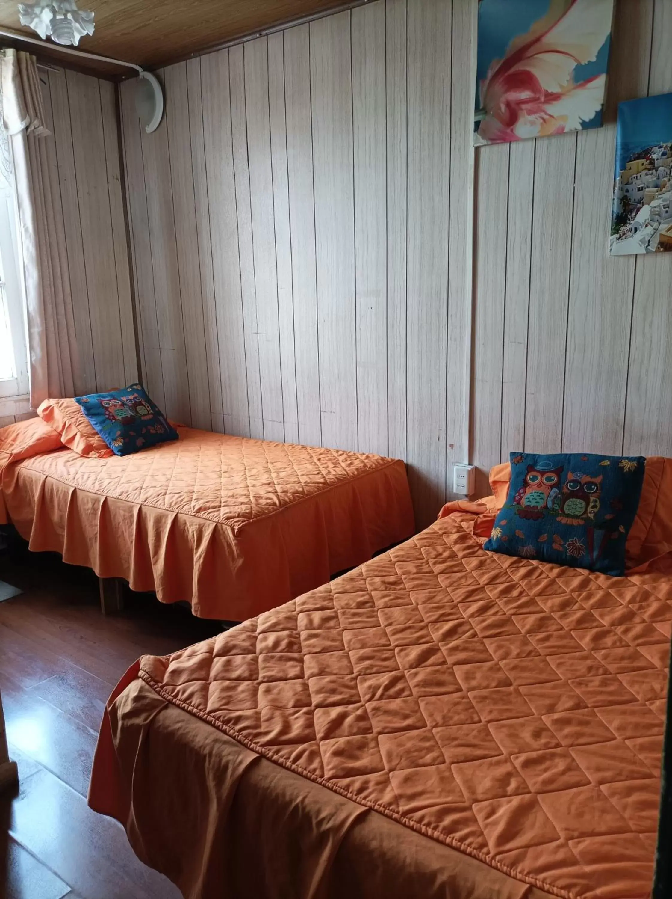 Twin Room in Alojamiento familiar rey Twin Room in Alojamiento familiar rey
