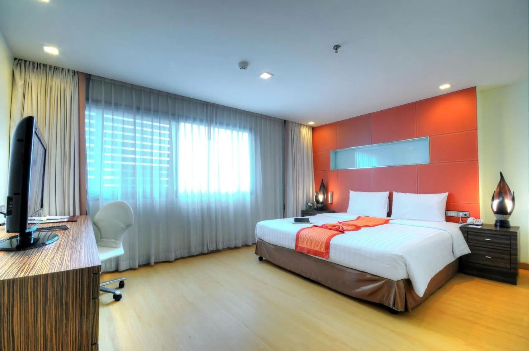 Bedroom, Bed in Aspen Suites Hotel Sukhumvit 2