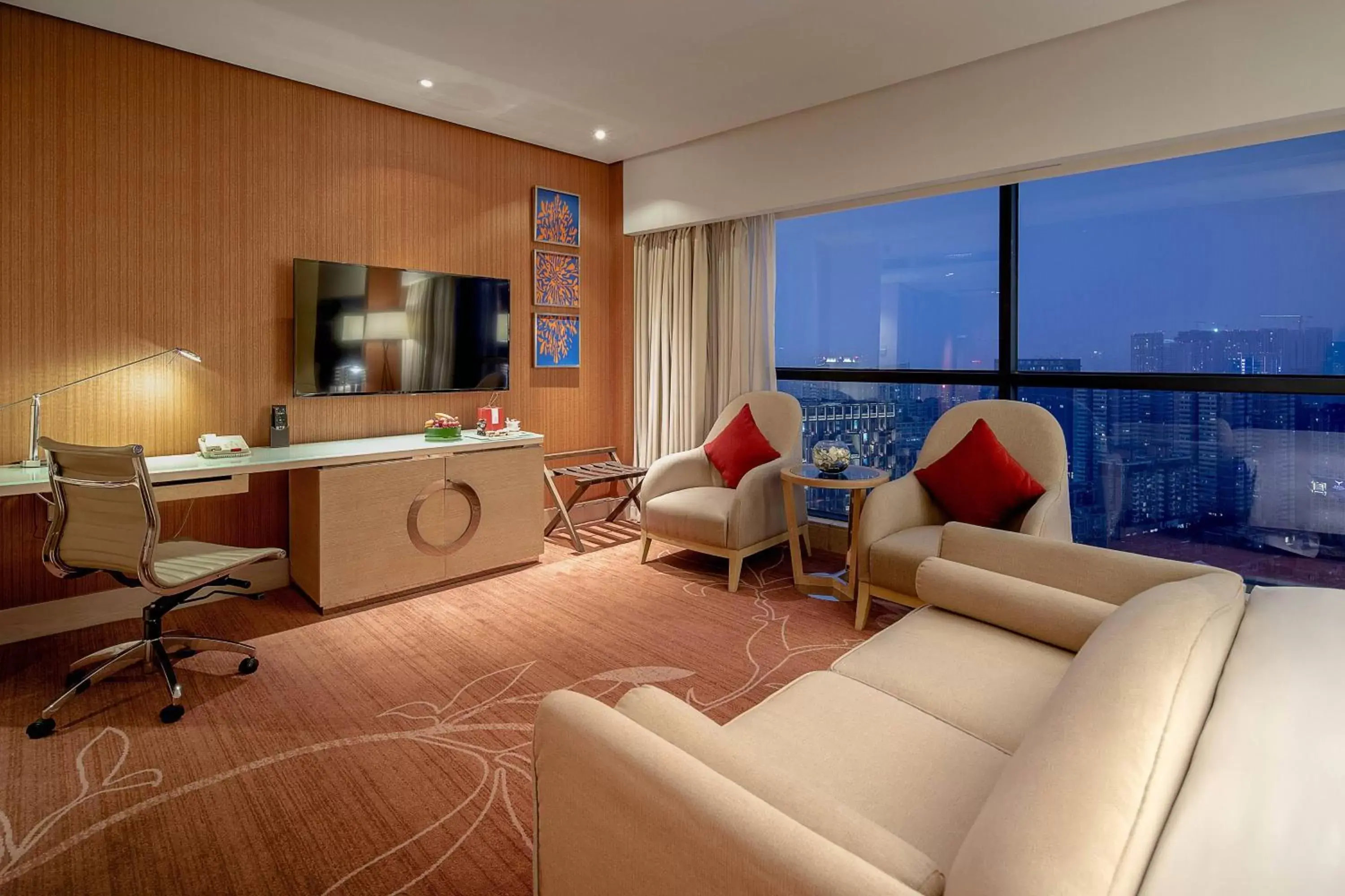 Living room, Seating Area in Renaissance Chengdu Hotel