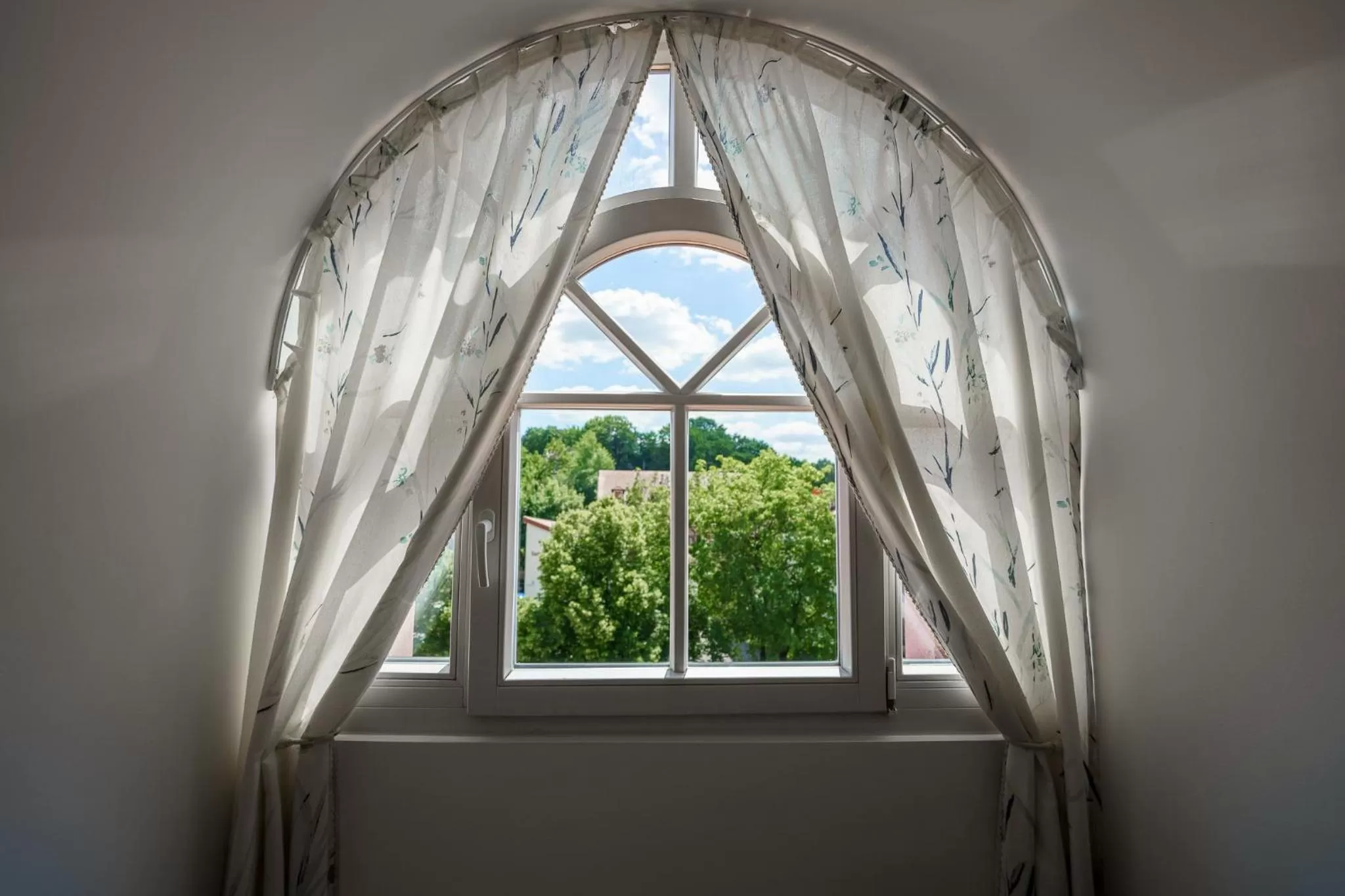 Day in Moon Garden Old Town Hotel