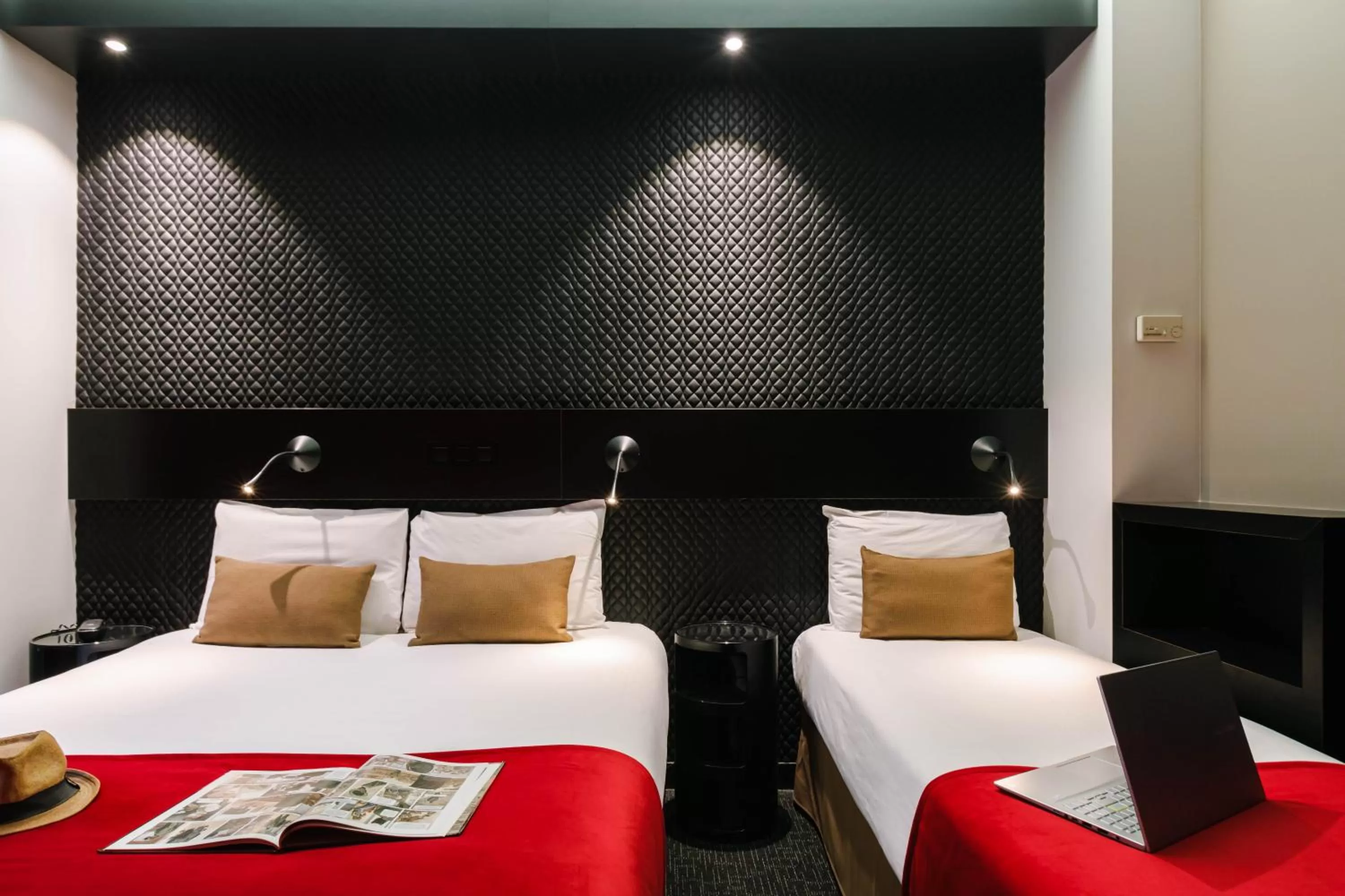 Photo of the whole room, Bed in Hôtel de Noailles