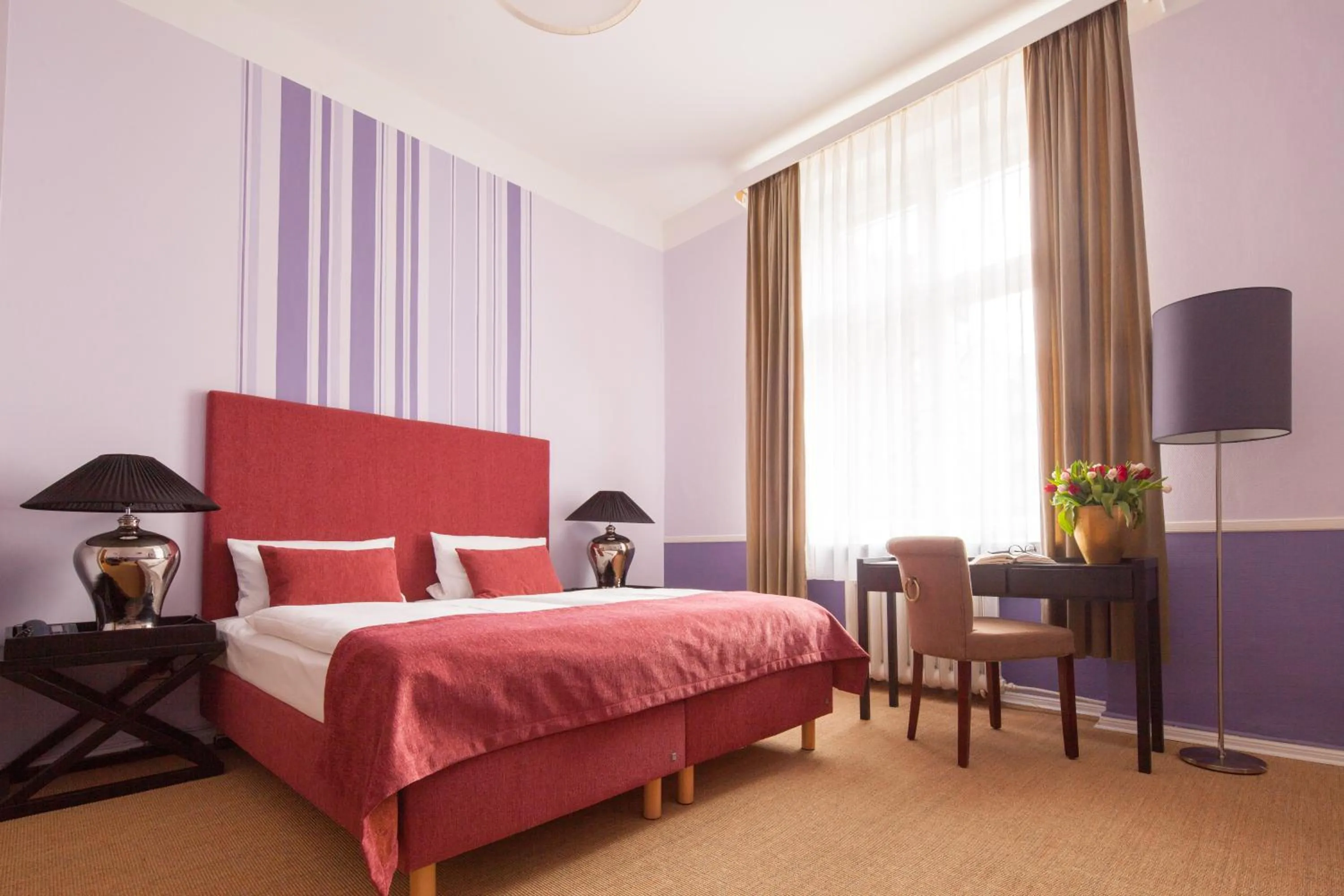 Bed in Hotel Elba am Kurfürstendamm - Design Chambers