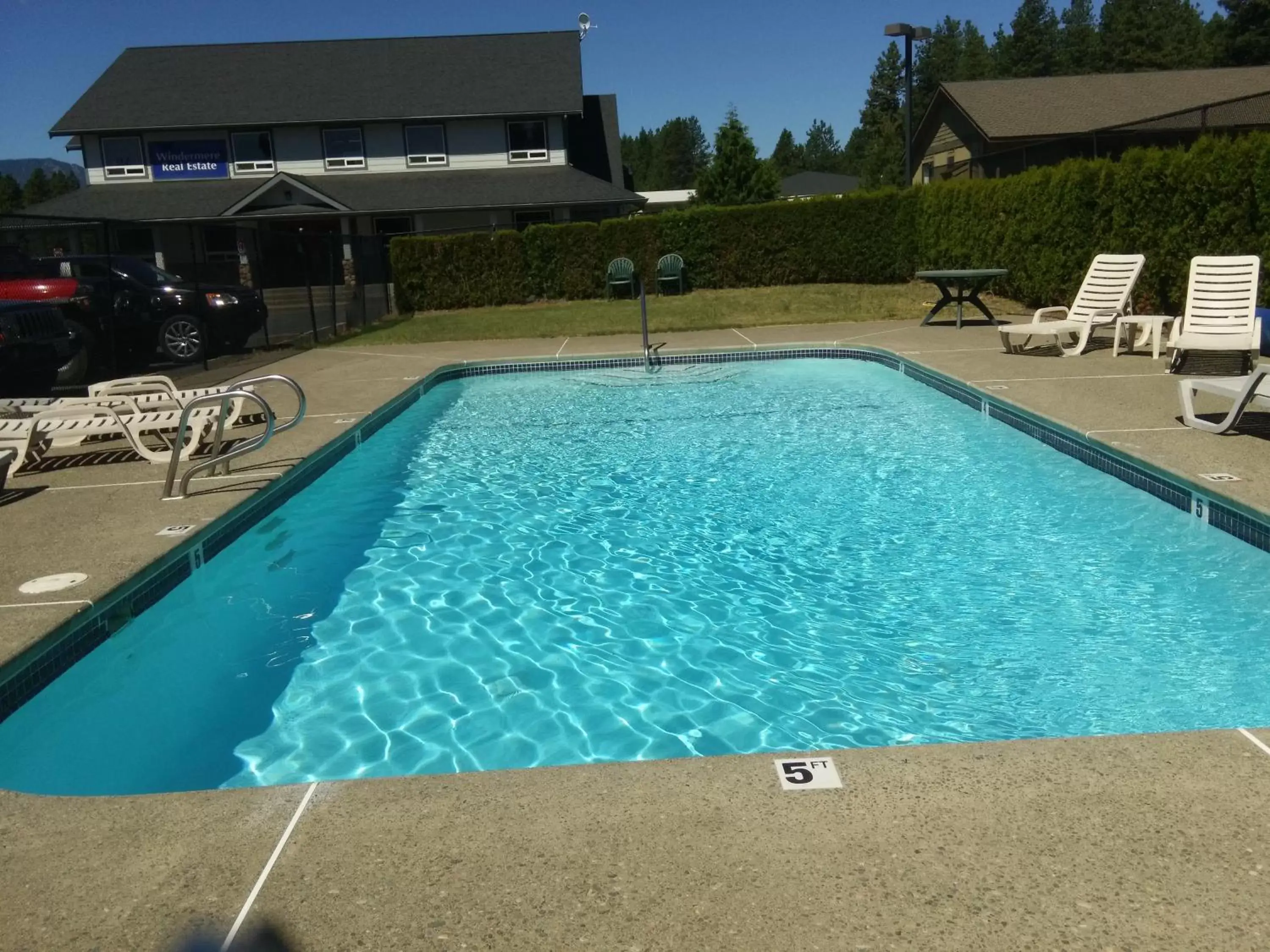 Day, Swimming Pool in Stewart Lodge