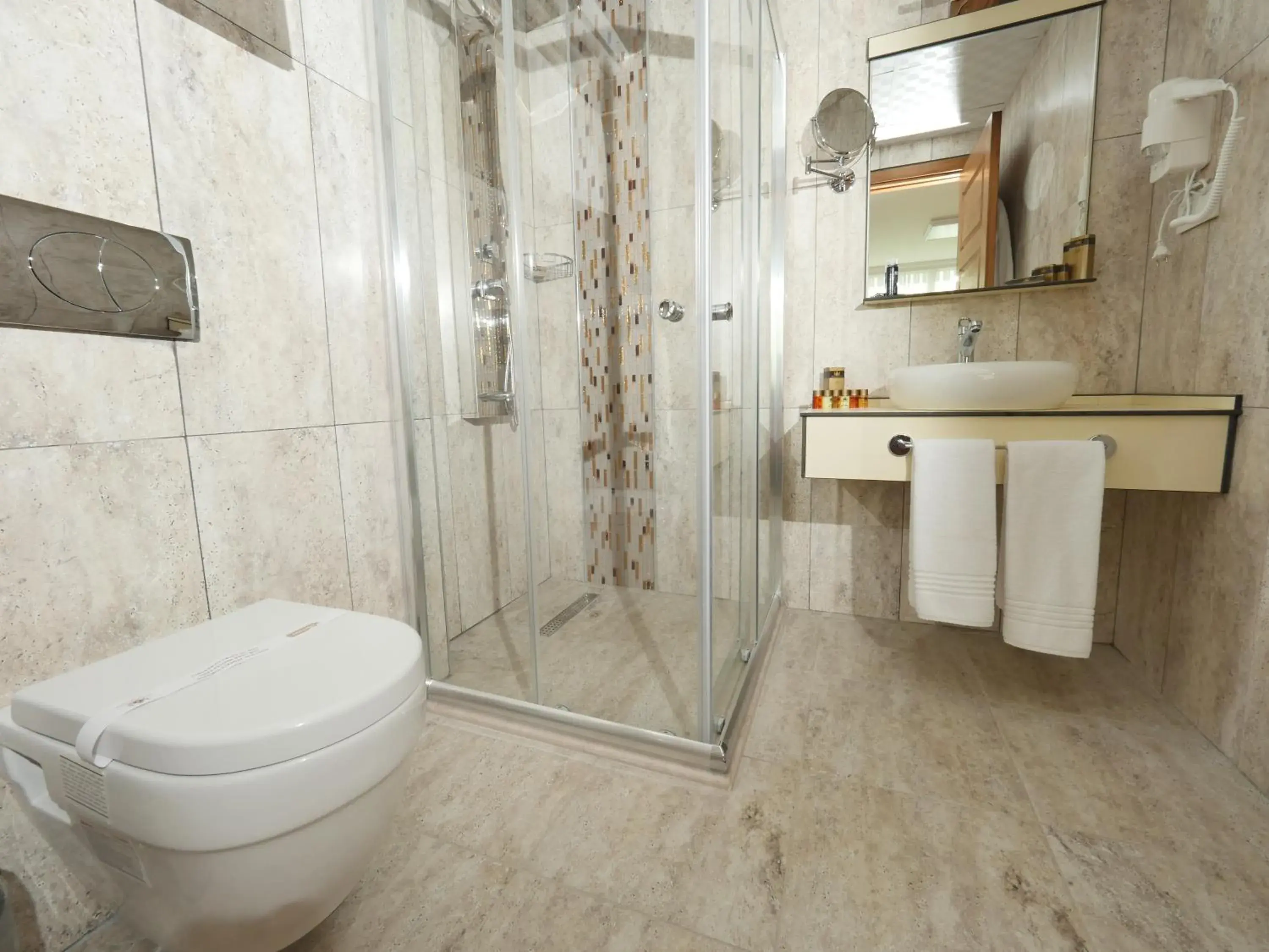 Bathroom in Golden Lounge Hotel