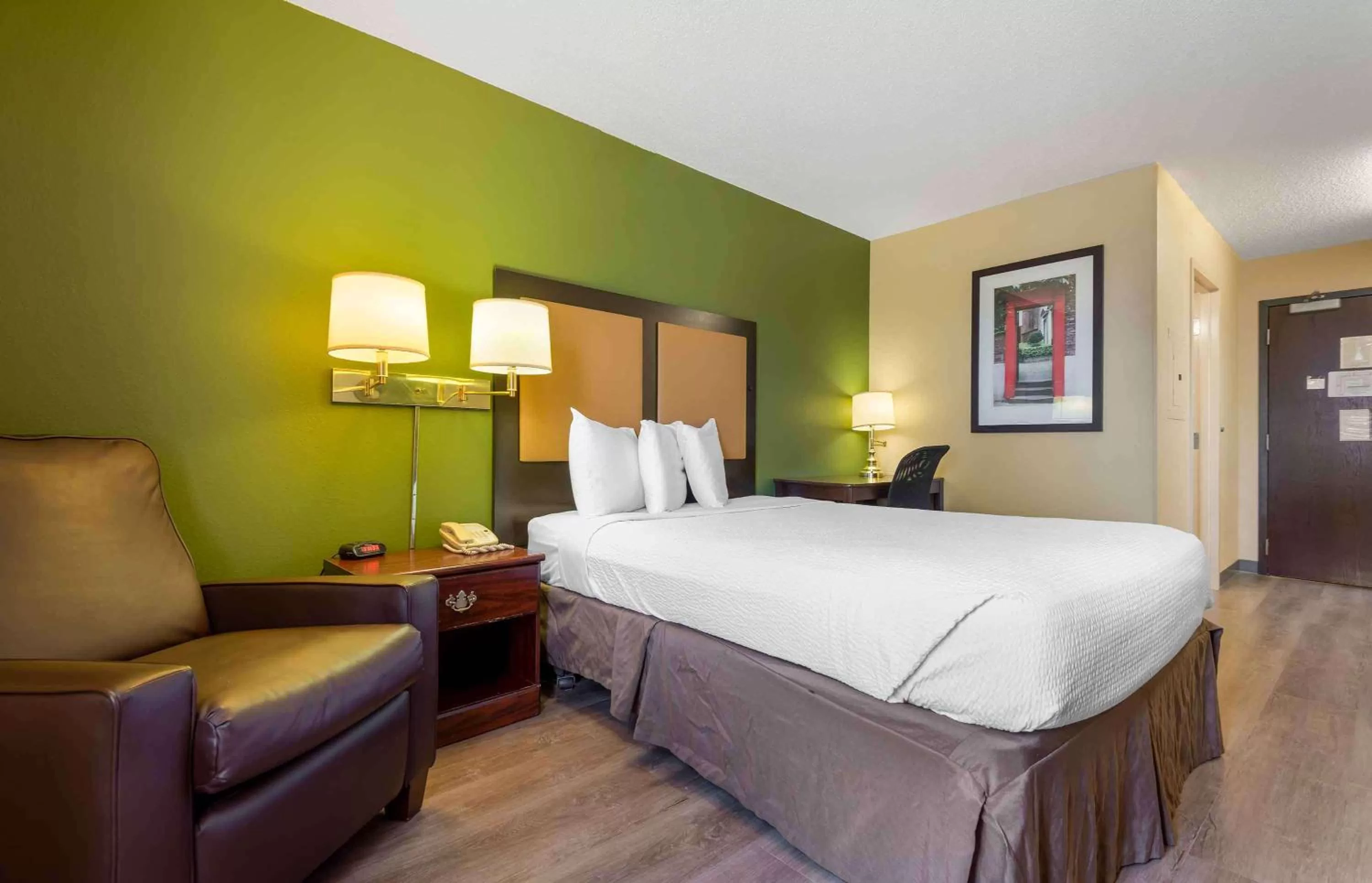 Bedroom, Bed in Extended Stay America Suites - Buffalo - Amherst