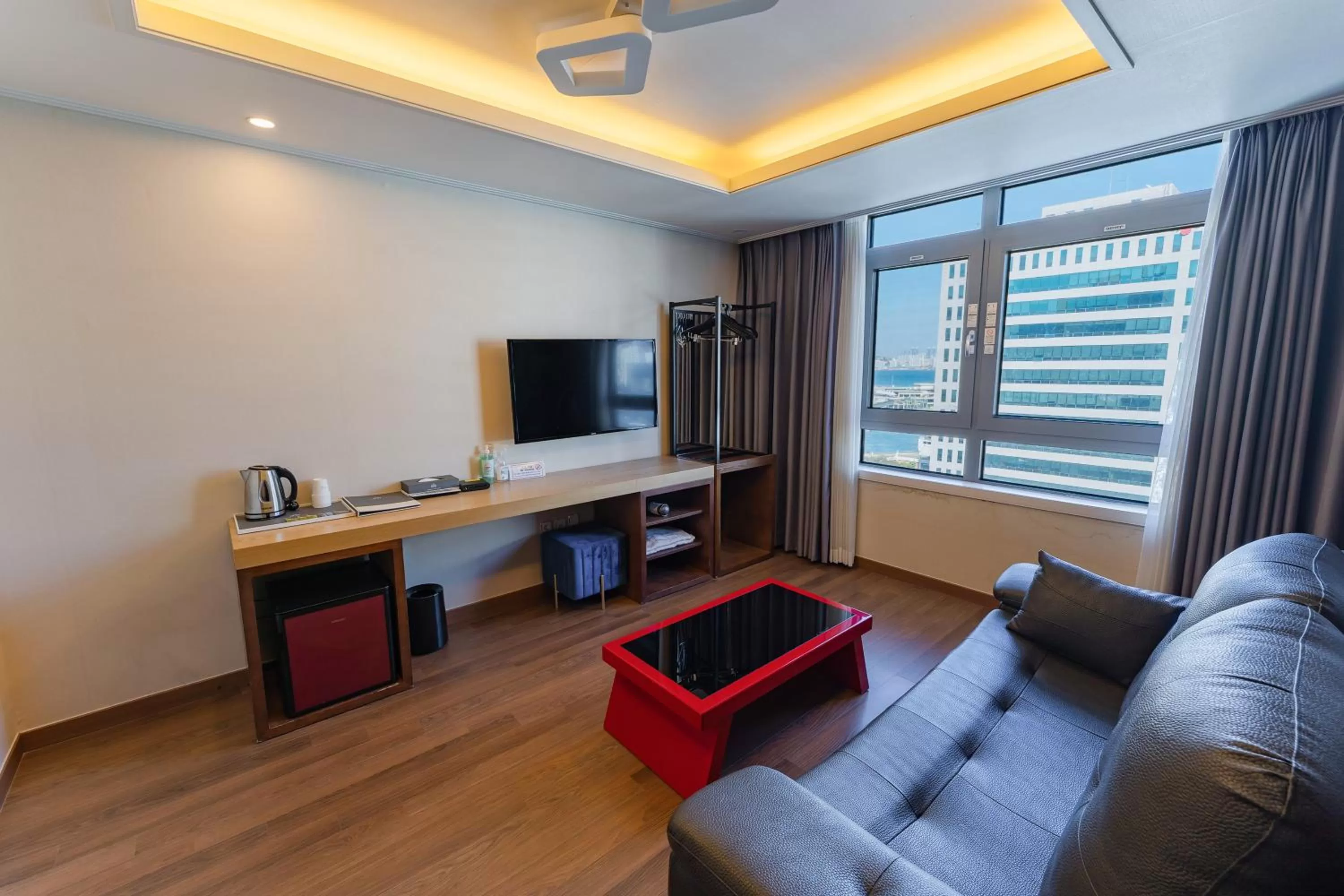 TV and multimedia in Central Park Hotel Busan