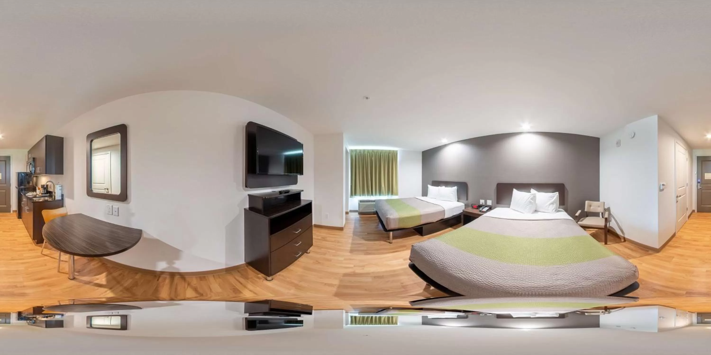 TV and multimedia, Bed in Studio 6 Lake Charles