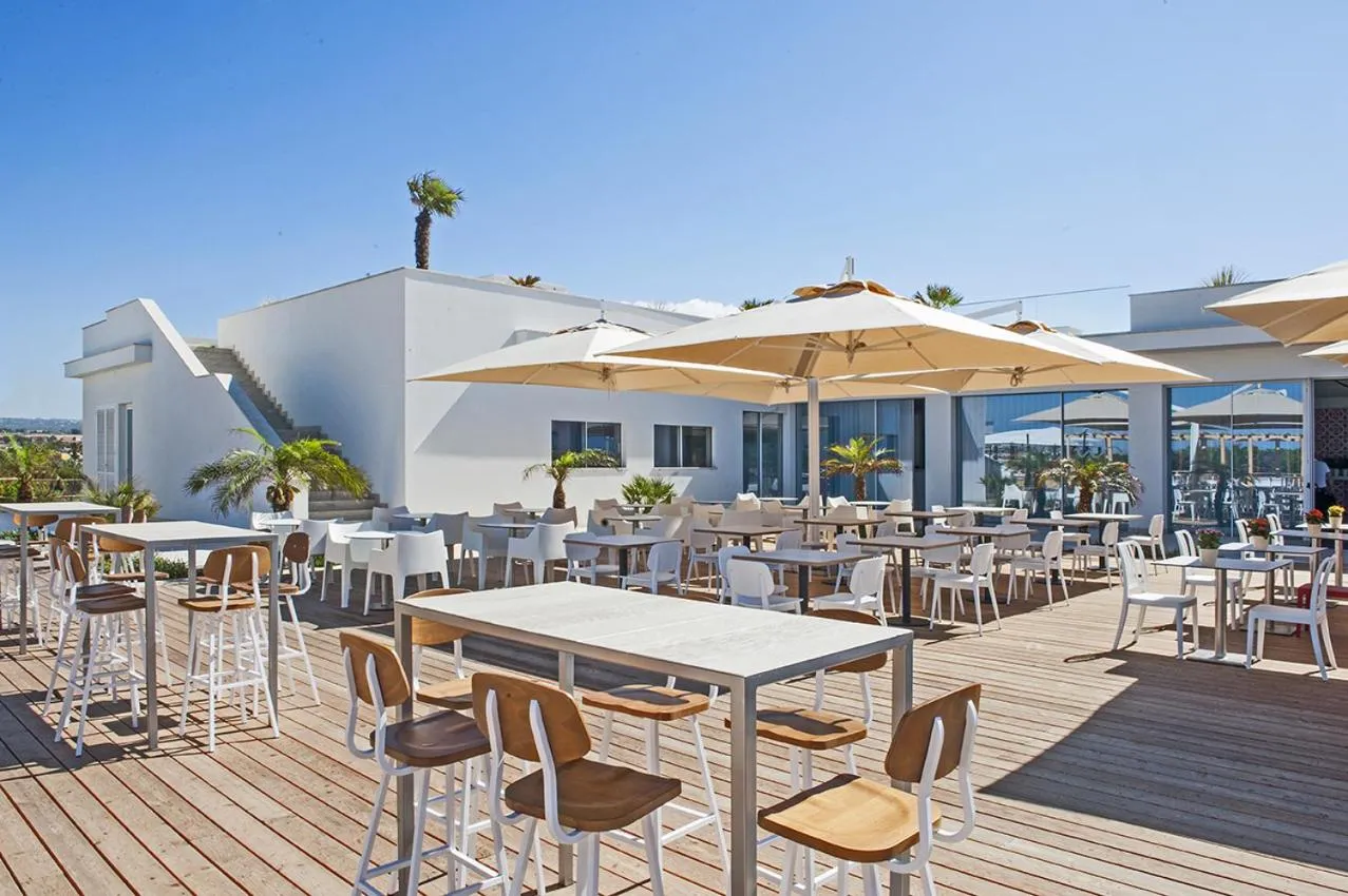 Restaurant/places to eat in Modica Beach Resort