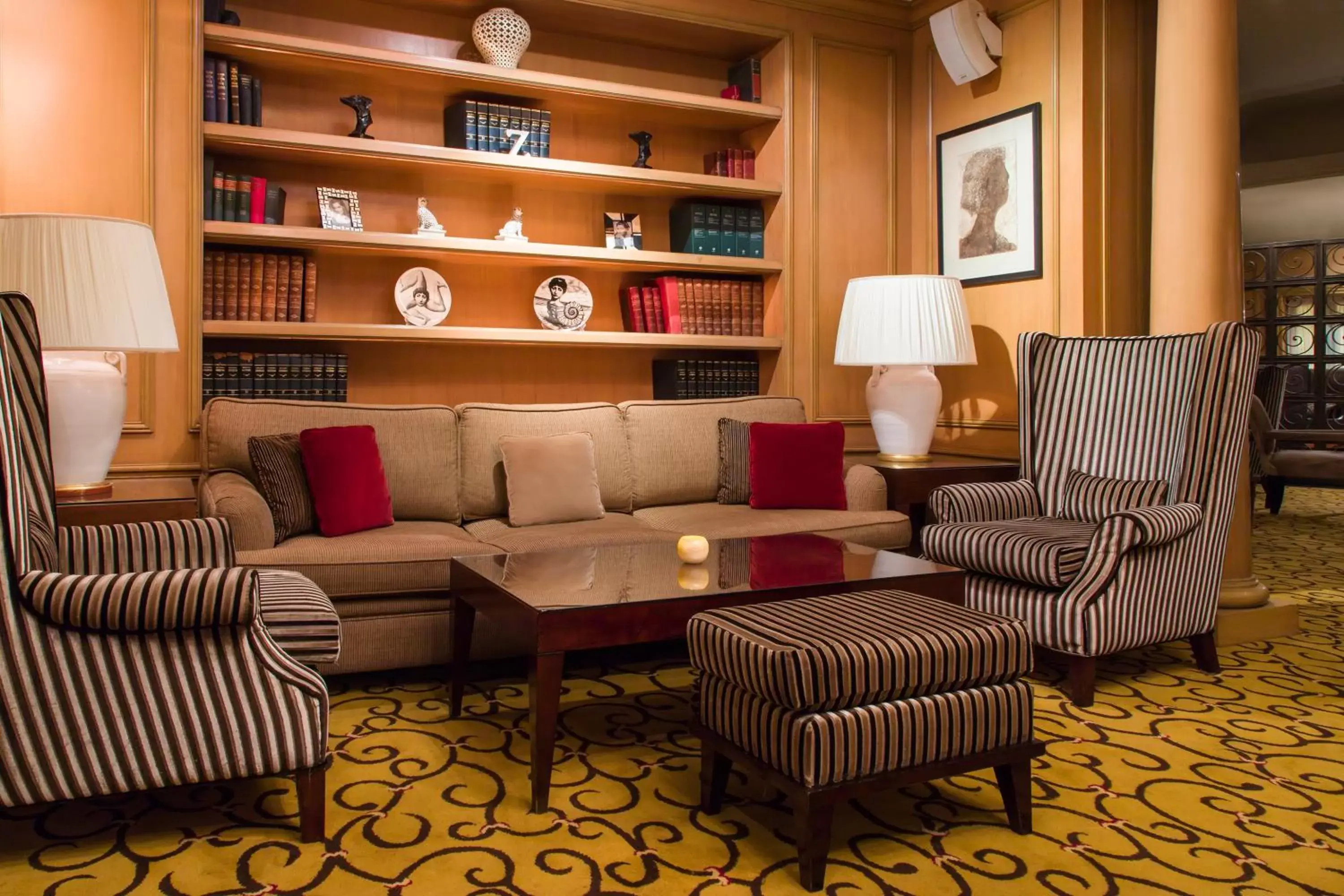 Lounge or bar, Seating Area in Kempinski Nile Hotel, Cairo