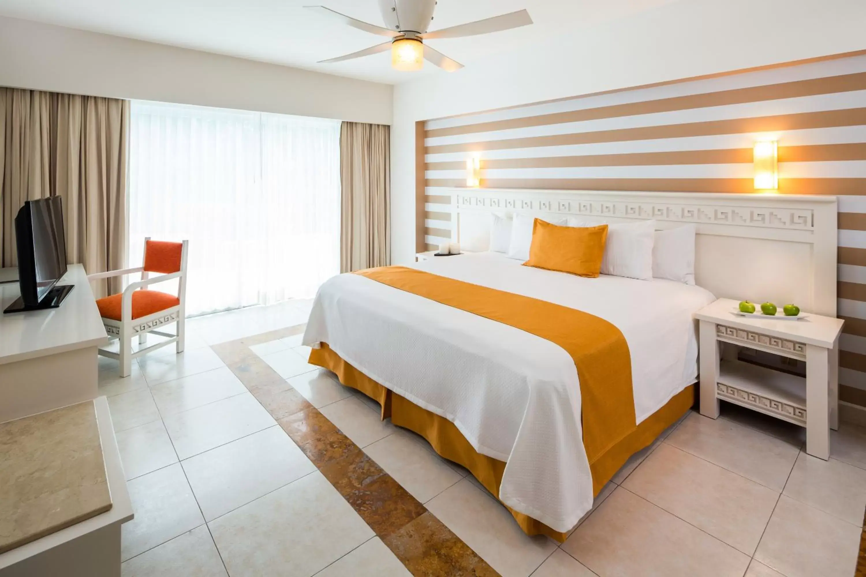 Bed in BlueBay Grand Esmeralda-All Inclusive