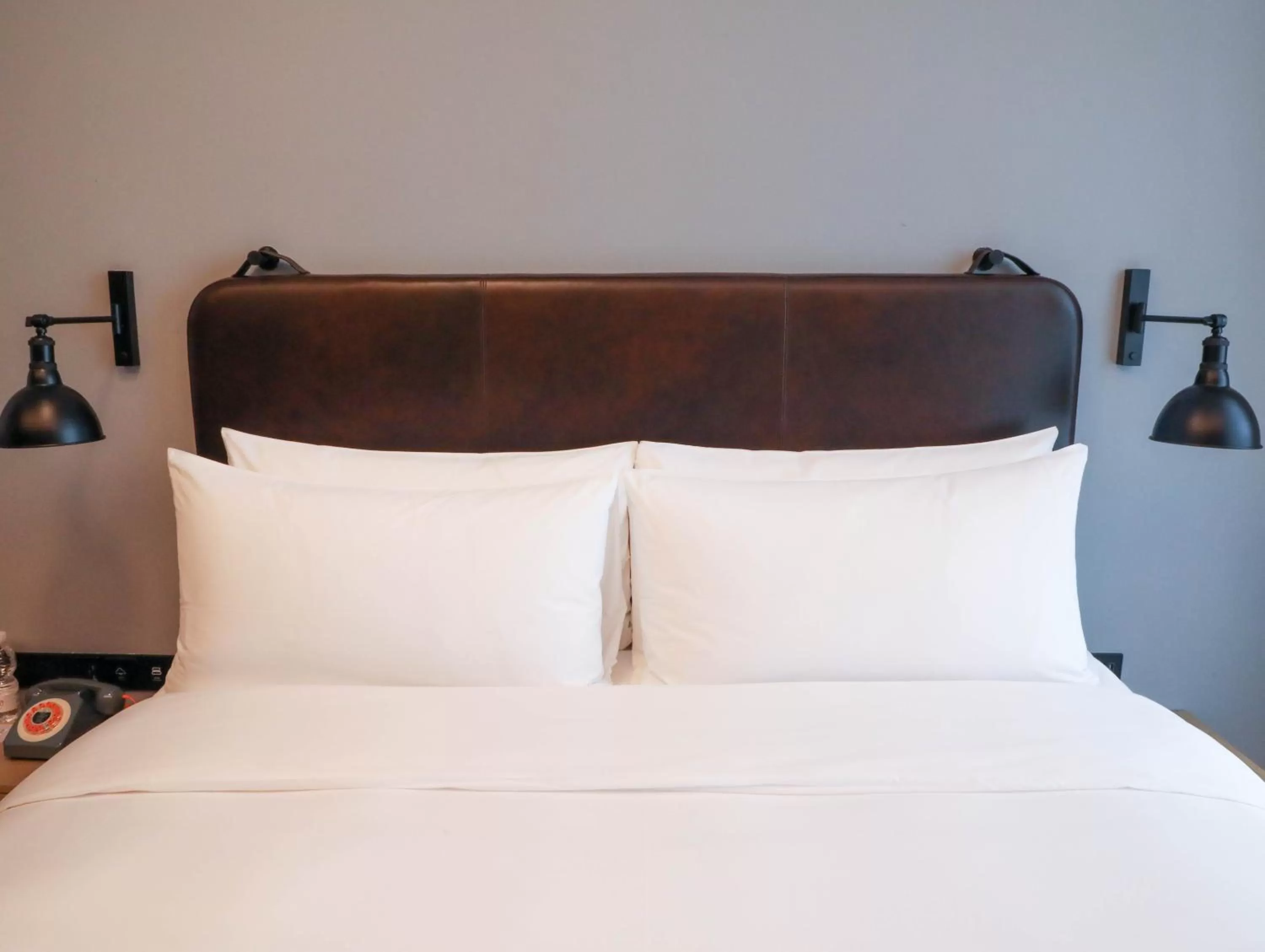 Bed in Moxy Shenzhen North Station