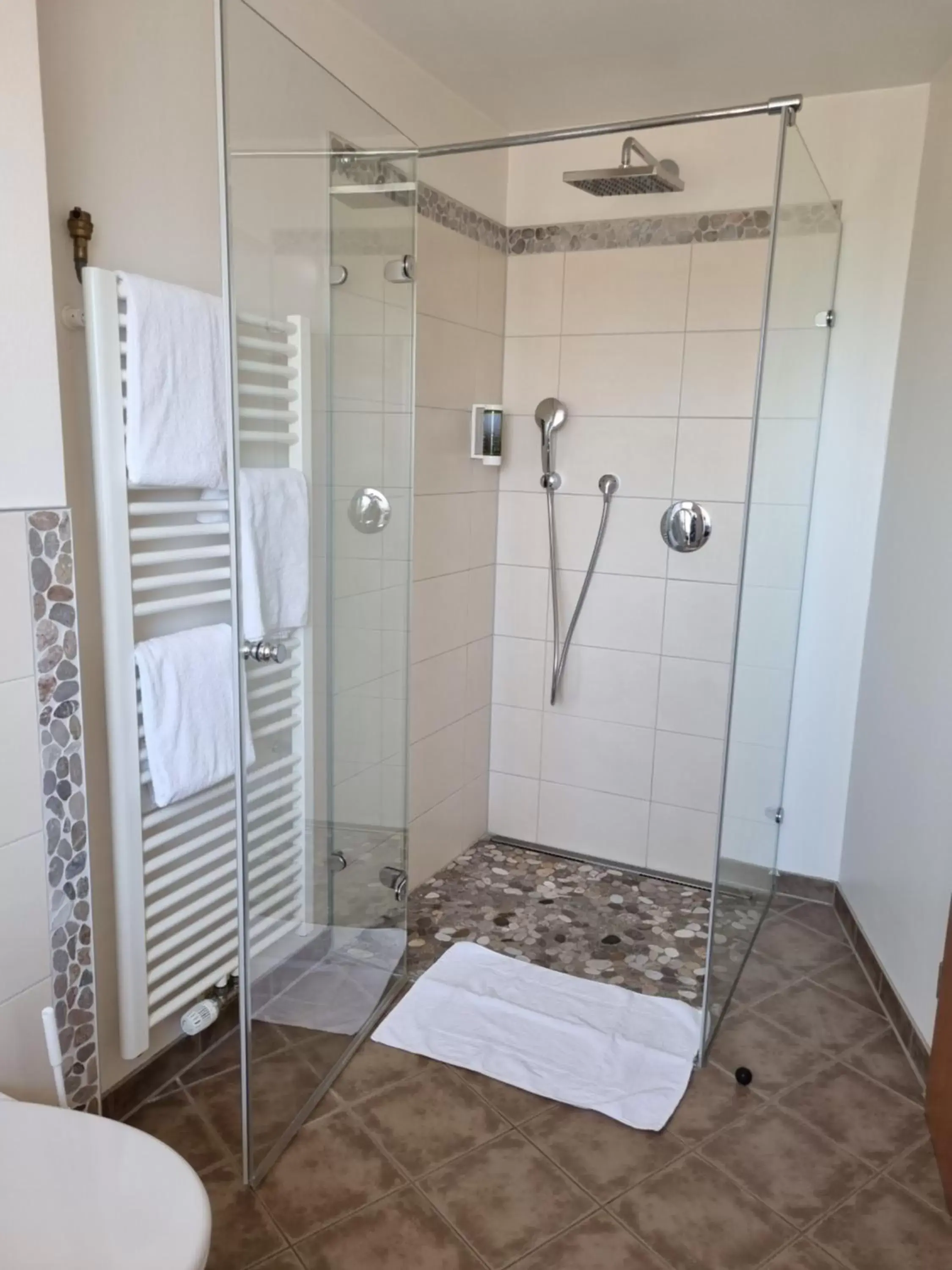 Bathroom in myMINGA4 - Hotel & serviced Apartments