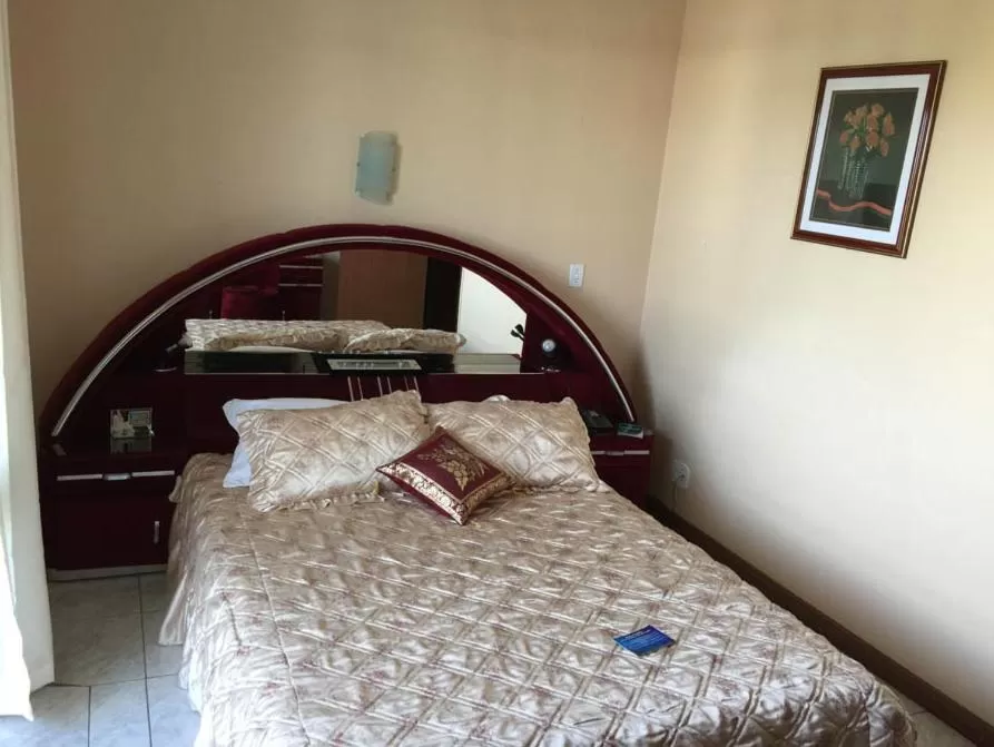 Bed in Fares Turis Hotel