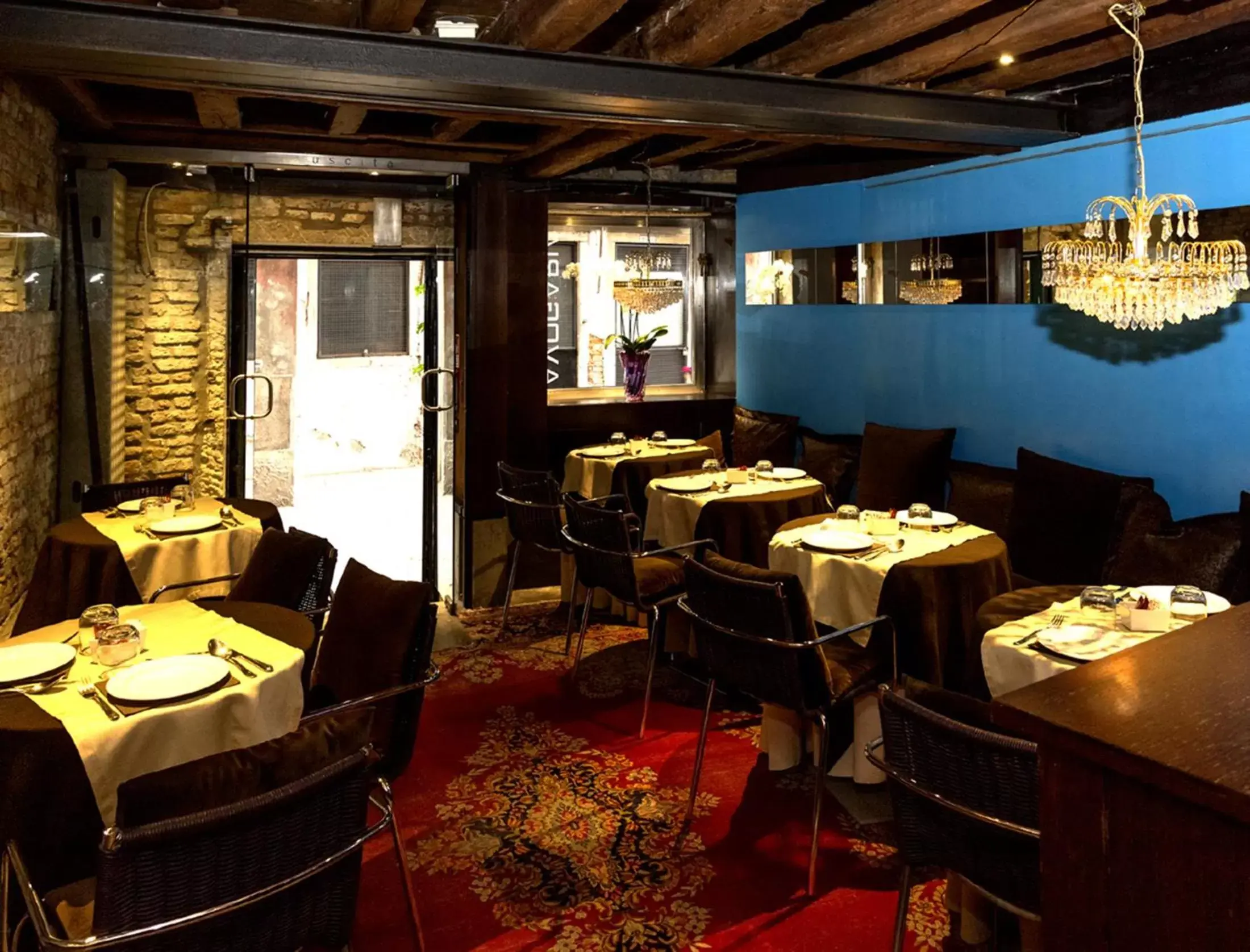 Restaurant/Places to Eat in Avogaria 5 Rooms