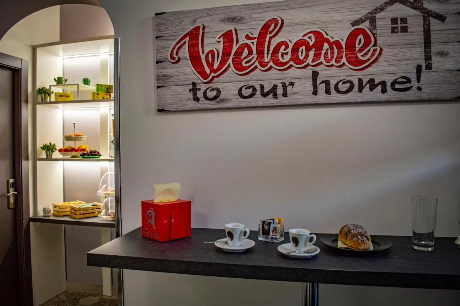 Communal lounge/ TV room in Alterego B&B