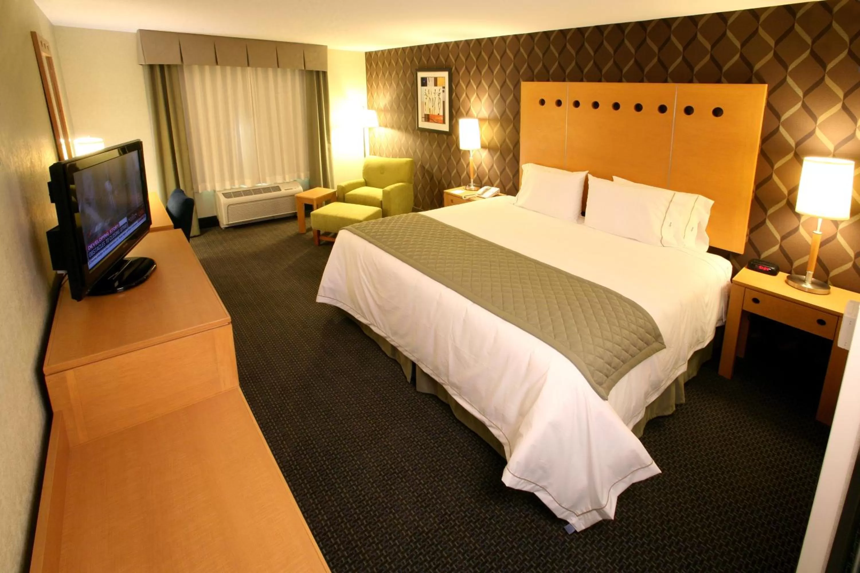 Photo of the whole room, Bed in Holiday Inn Express & Suites Monterrey Aeropuerto by IHG